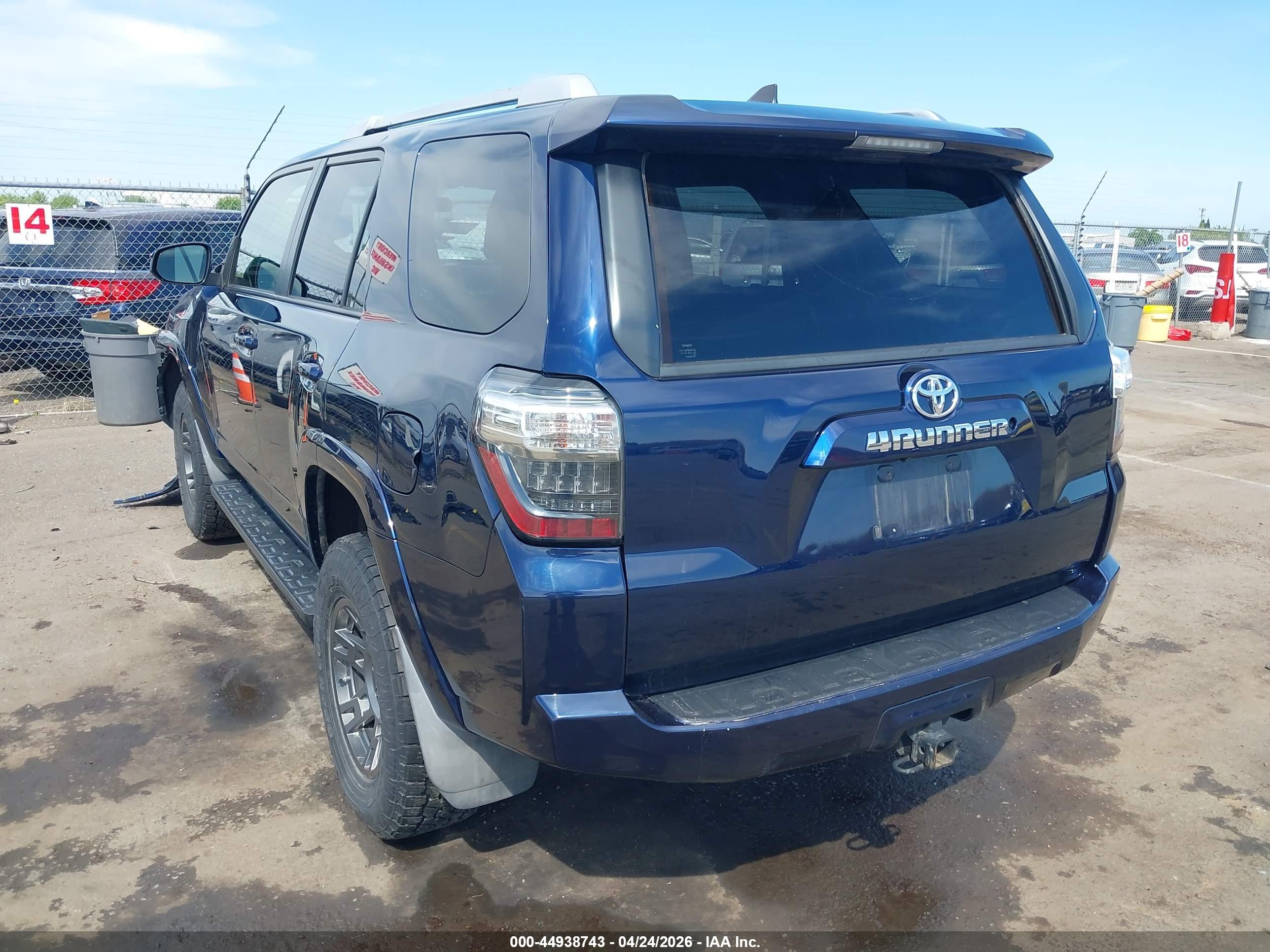 TOYOTA 4RUNNER image 3