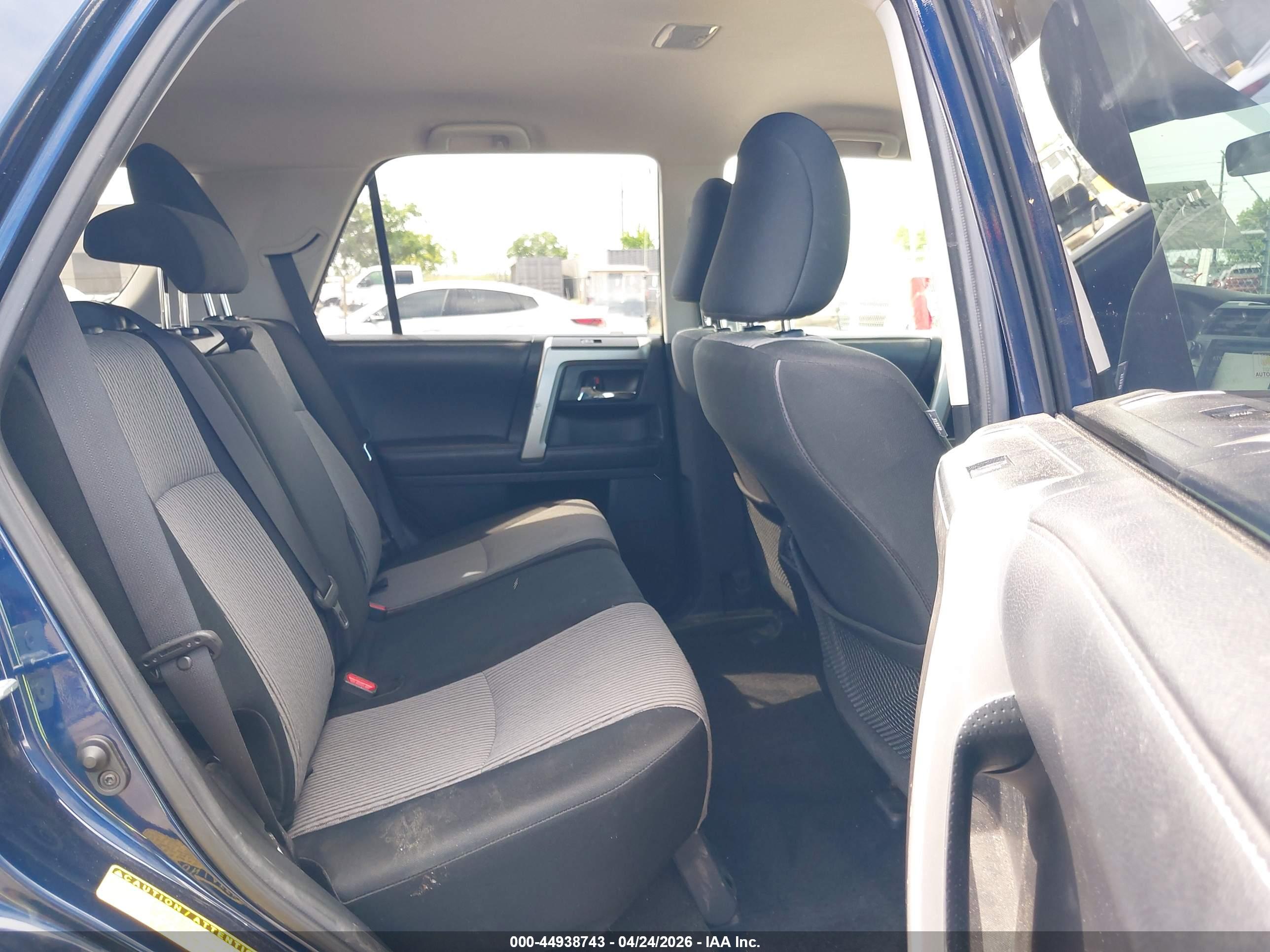 TOYOTA 4RUNNER image 8