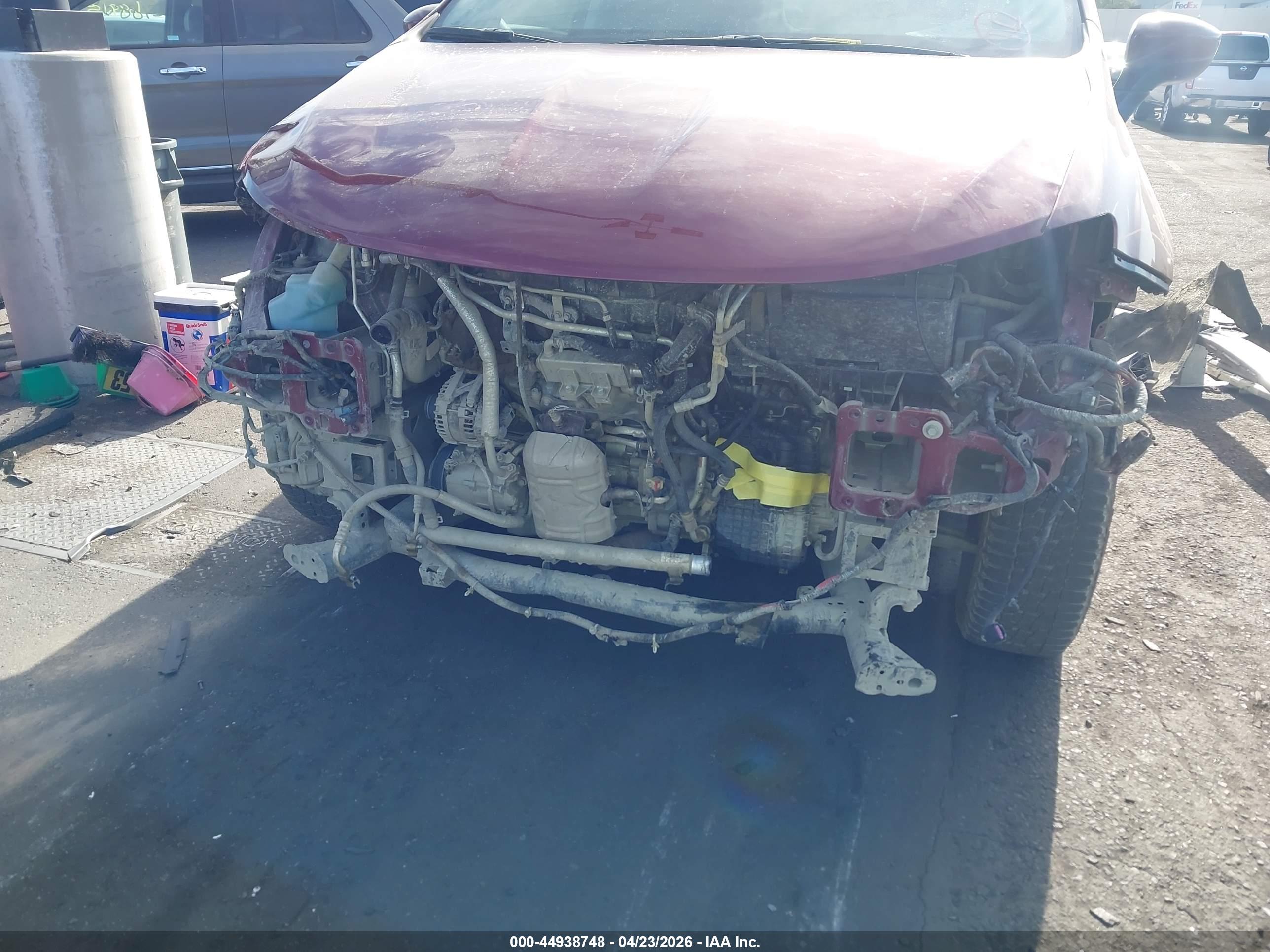 CHRYSLER VOYAGER image 6