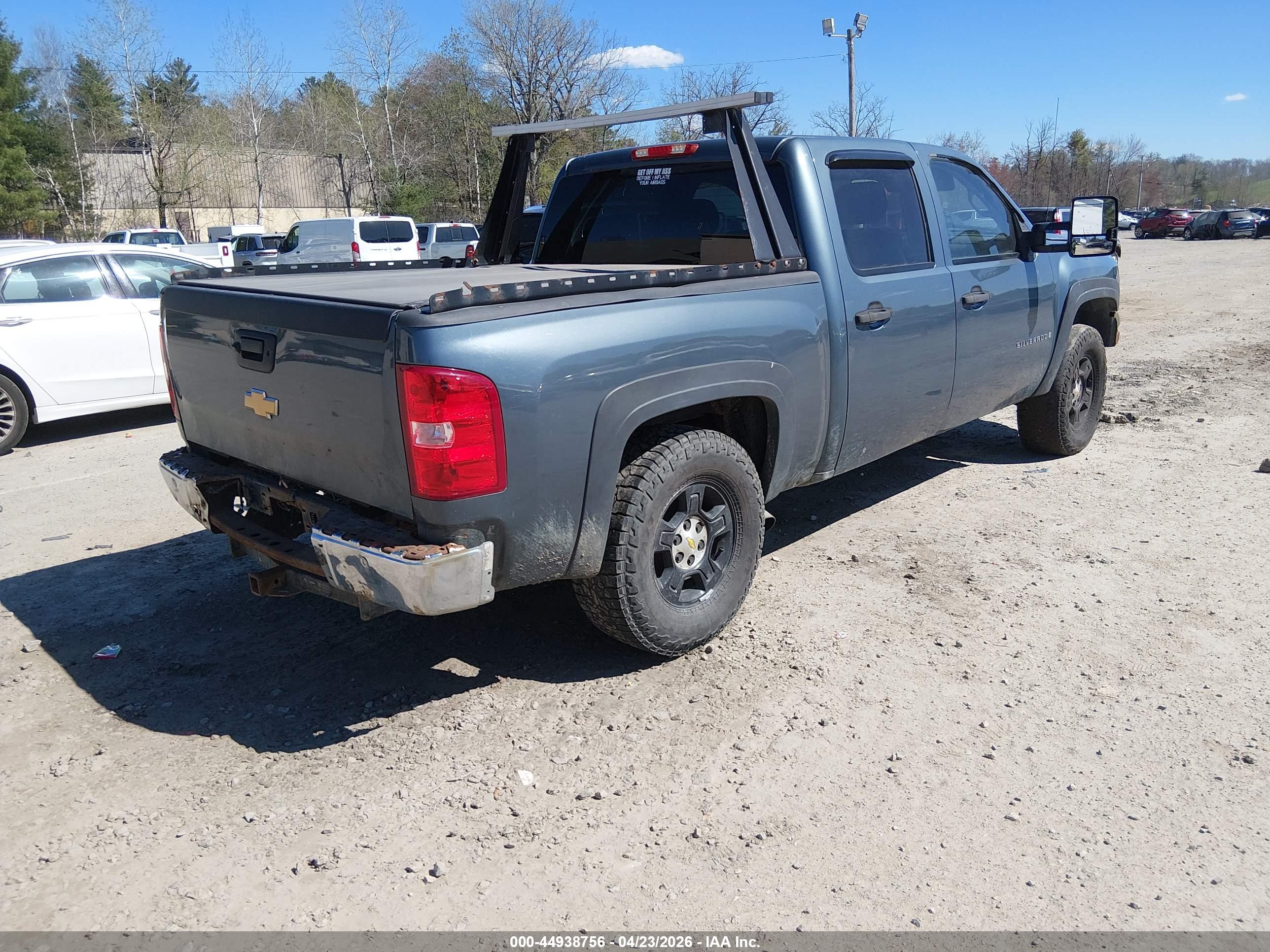 CHEVROLET SILVERADO image 4