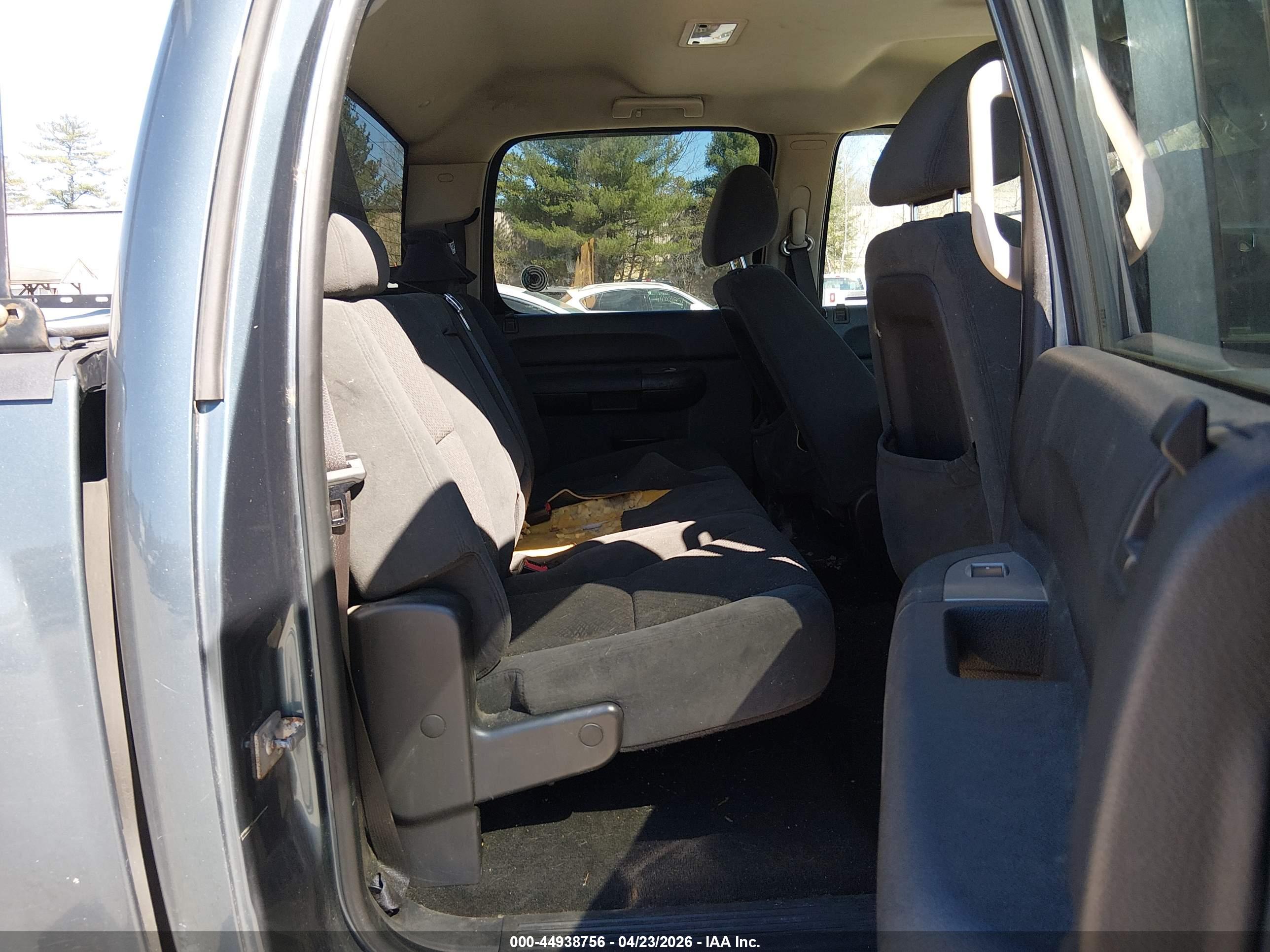 CHEVROLET SILVERADO image 8