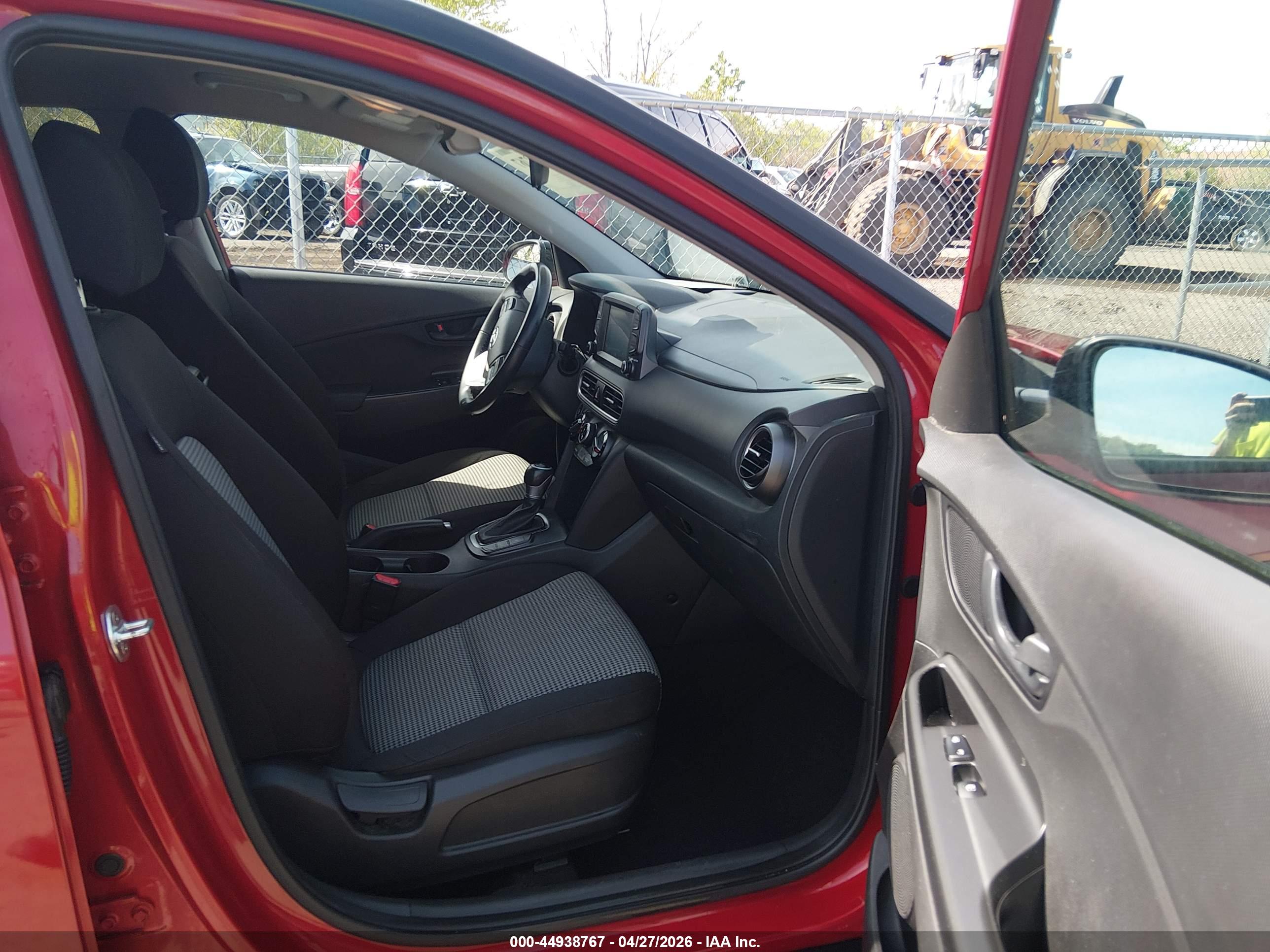 HYUNDAI KONA image 5
