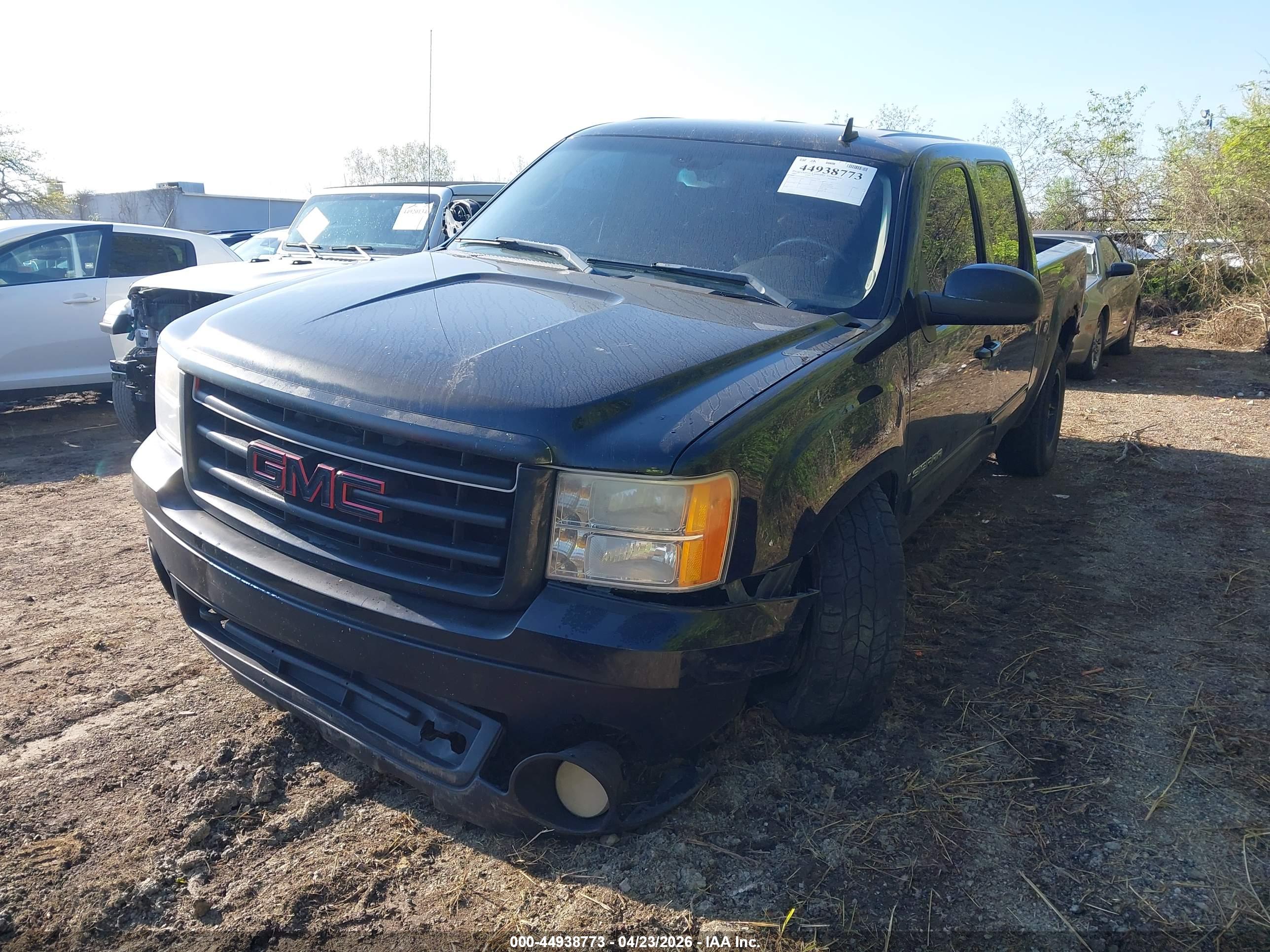 GMC SIERRA image 2