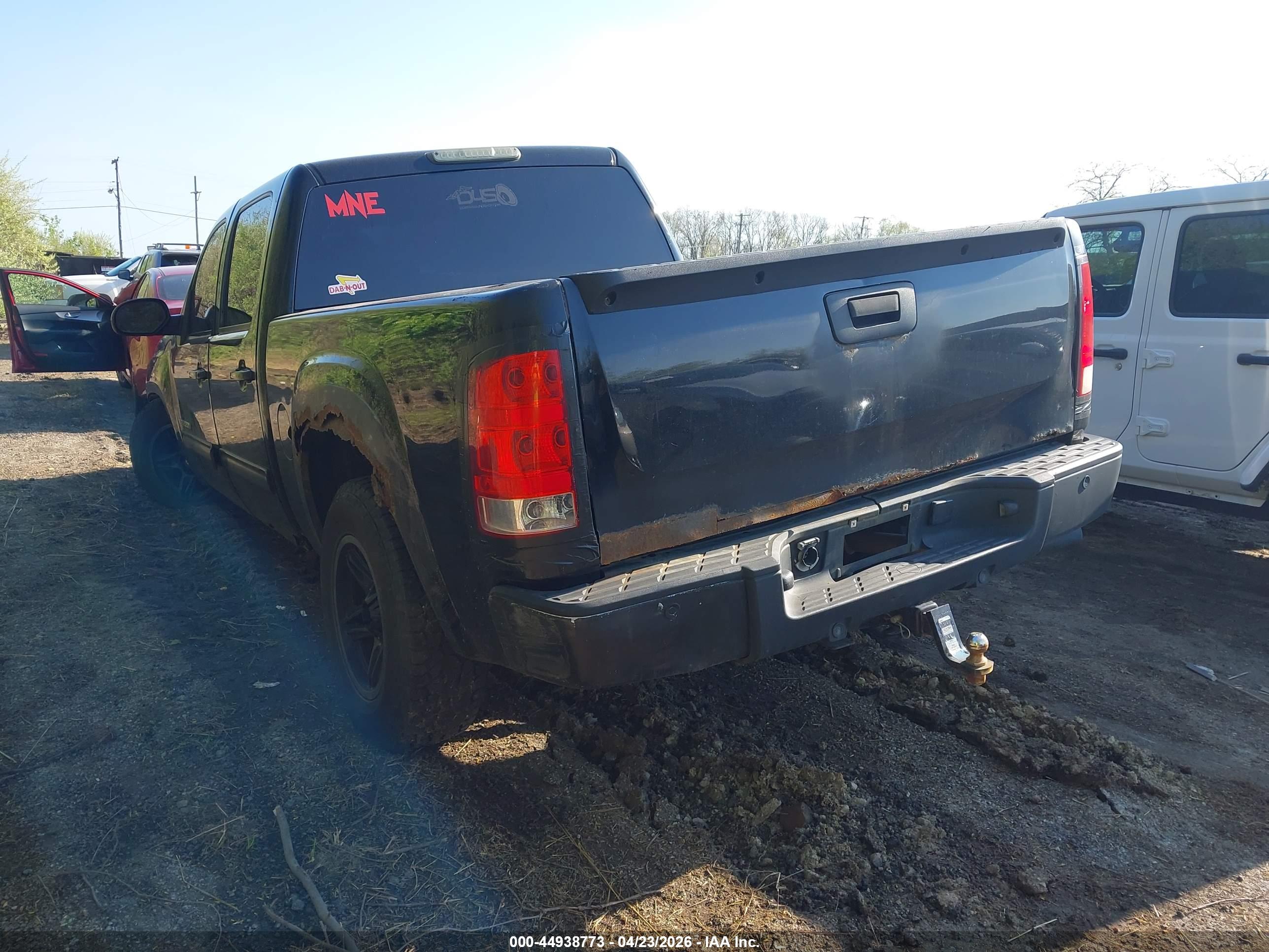 GMC SIERRA image 3