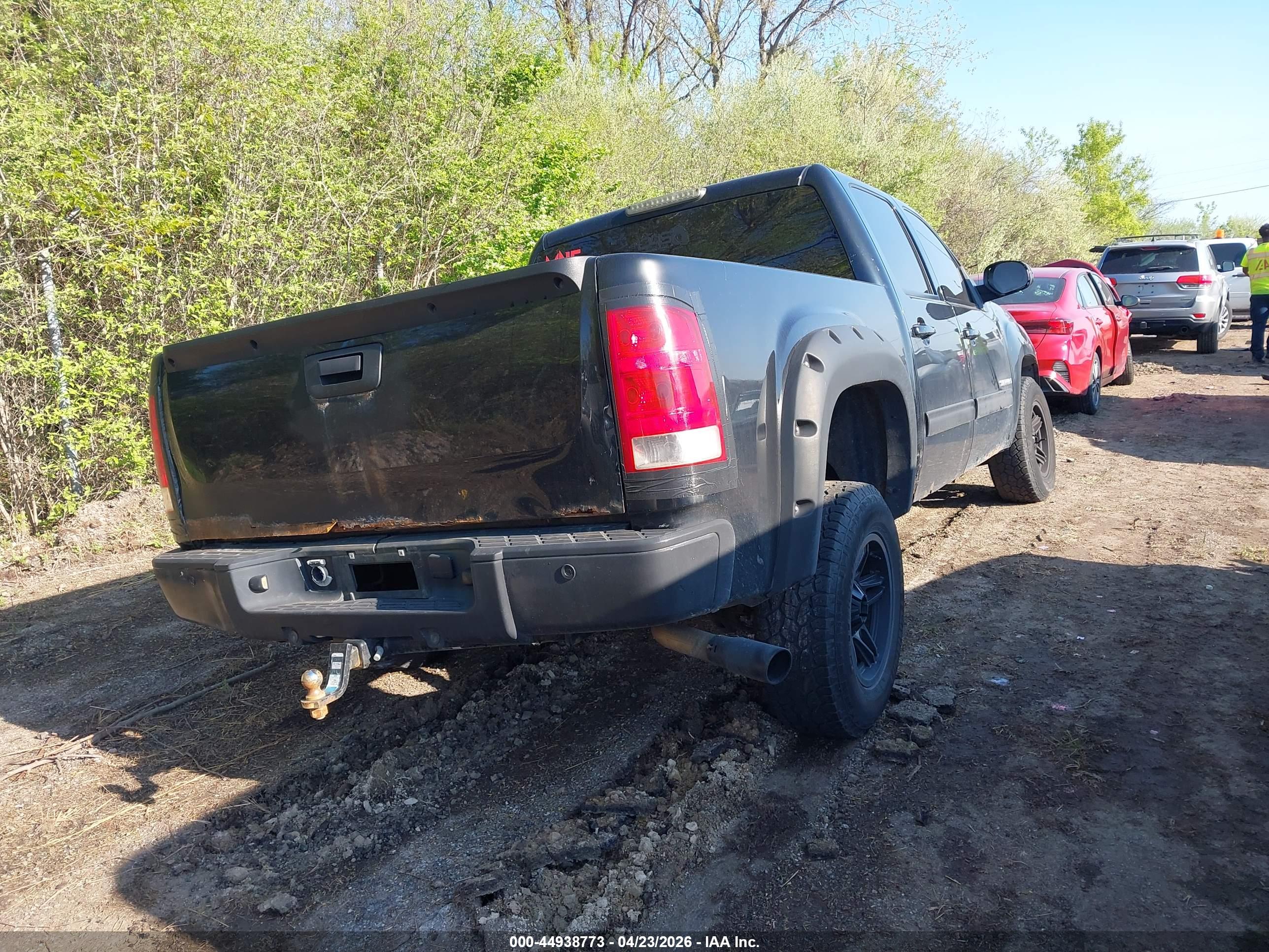 GMC SIERRA image 4