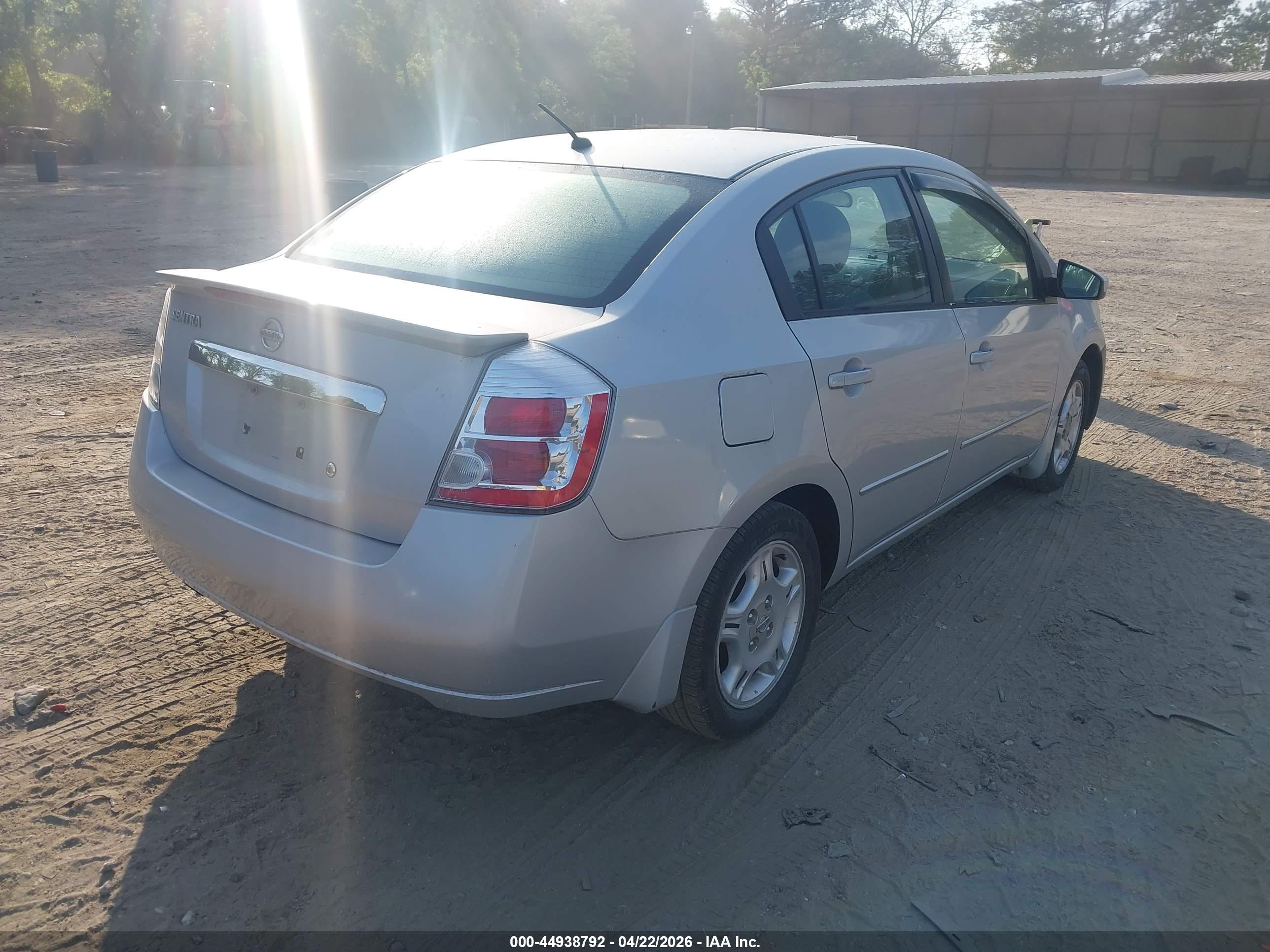 NISSAN SENTRA image 4