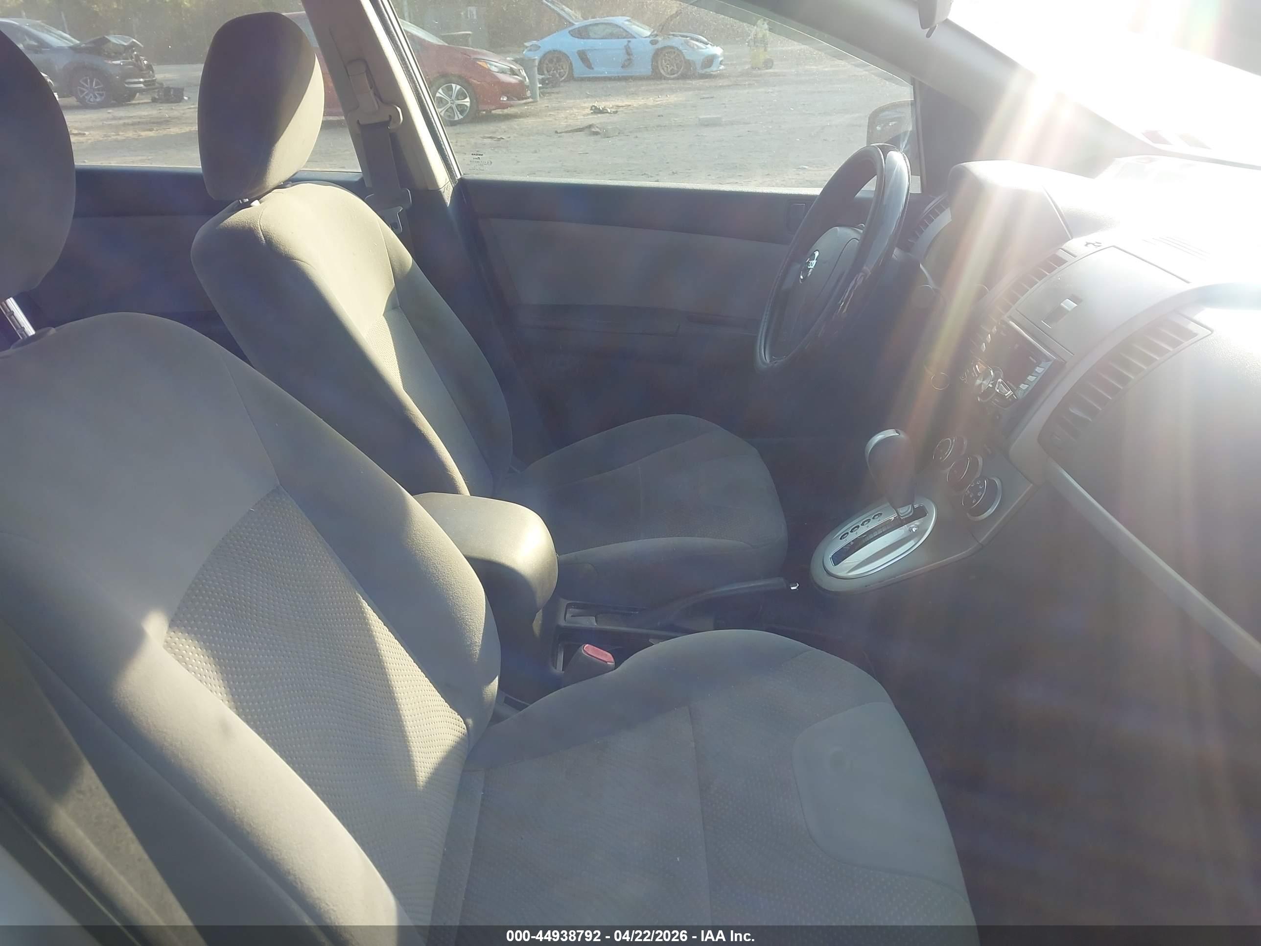 NISSAN SENTRA image 5
