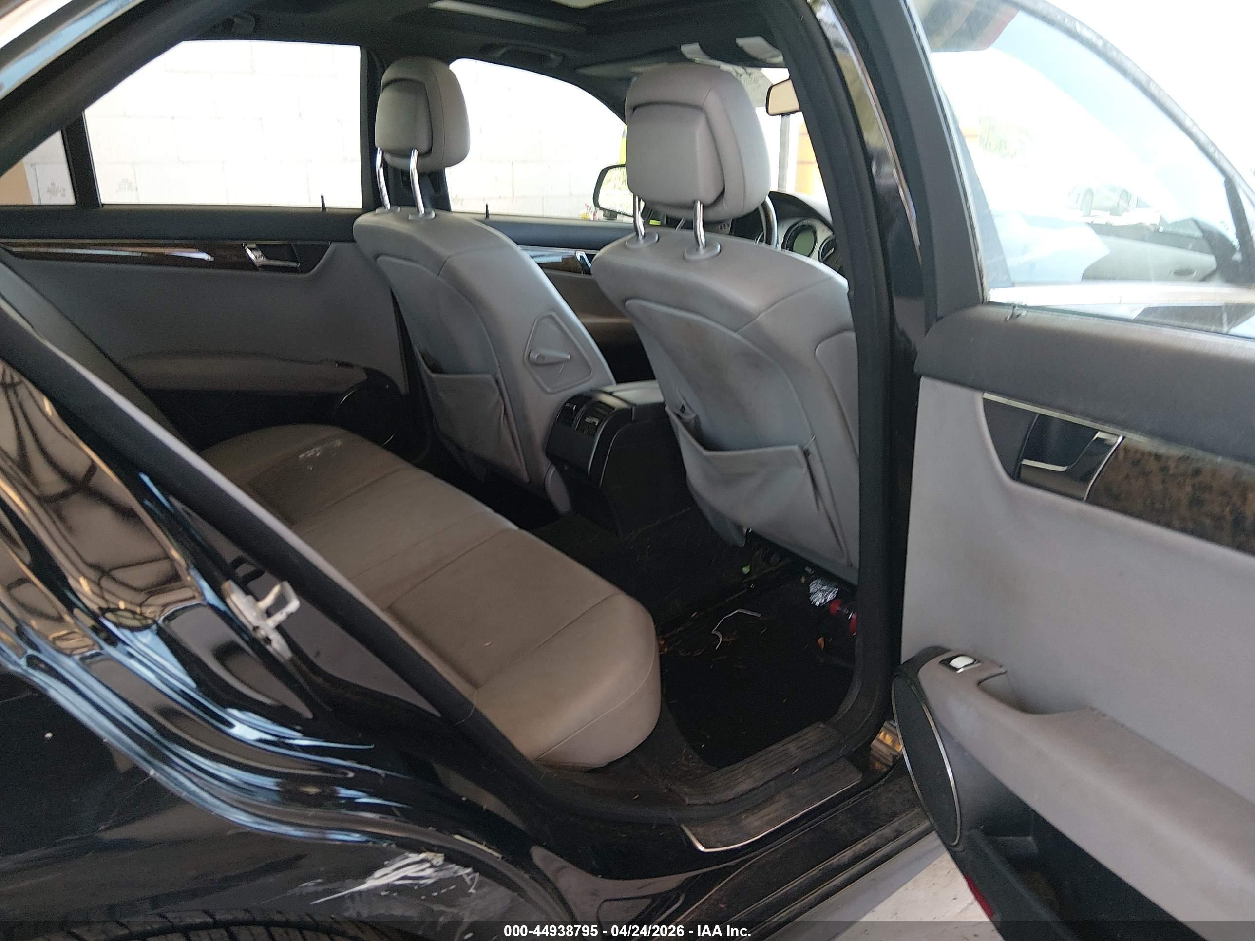 MERCEDES-BENZ C image 8