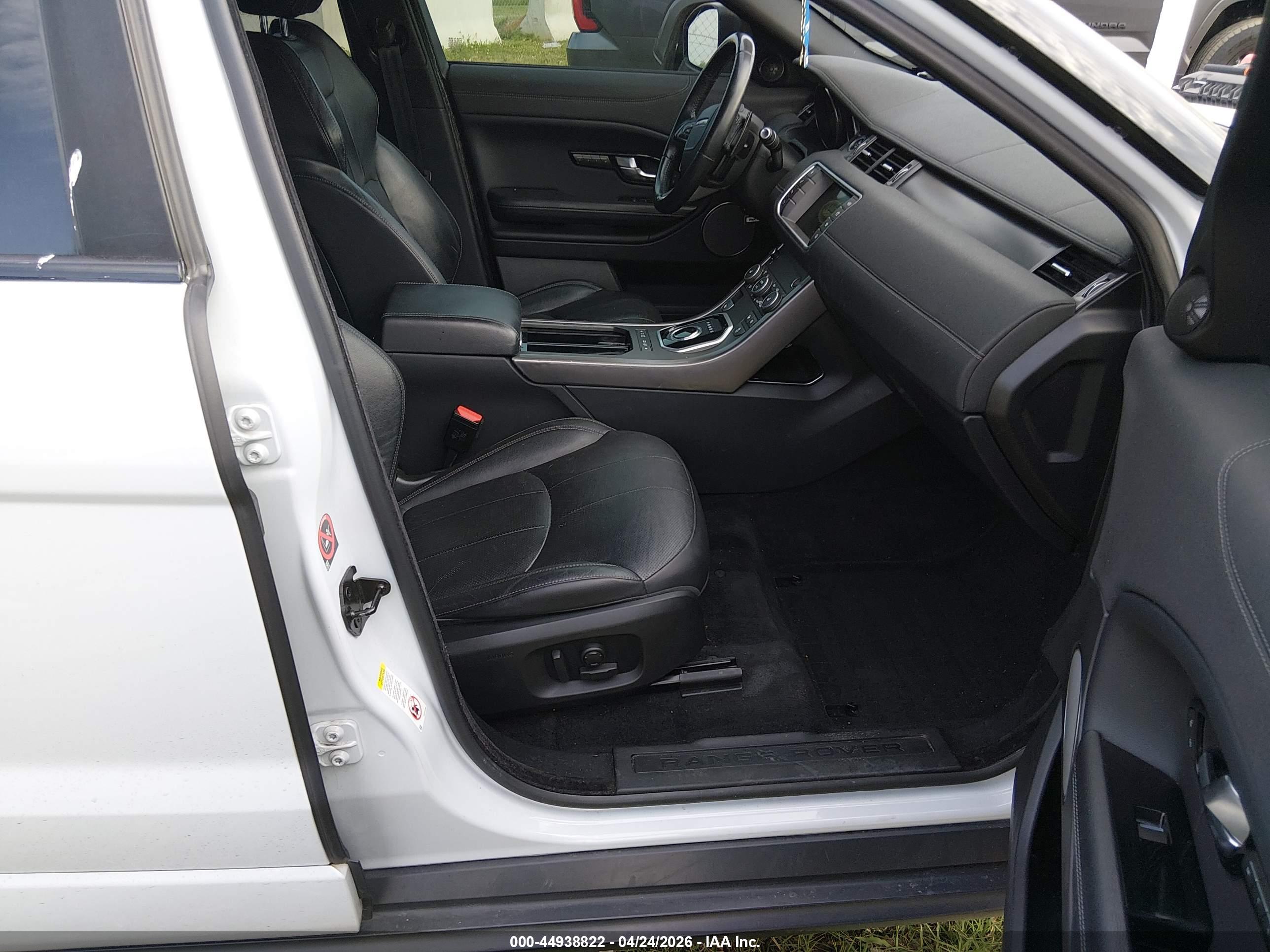 LAND ROVER image 5