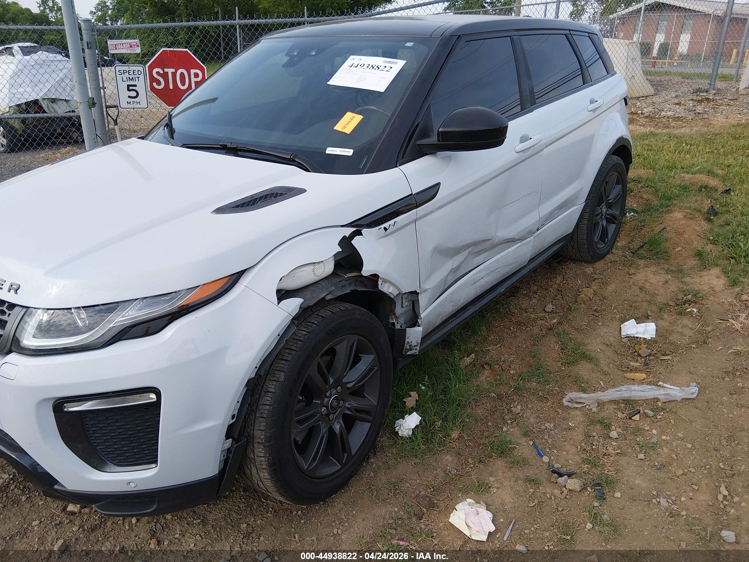 LAND ROVER image 6