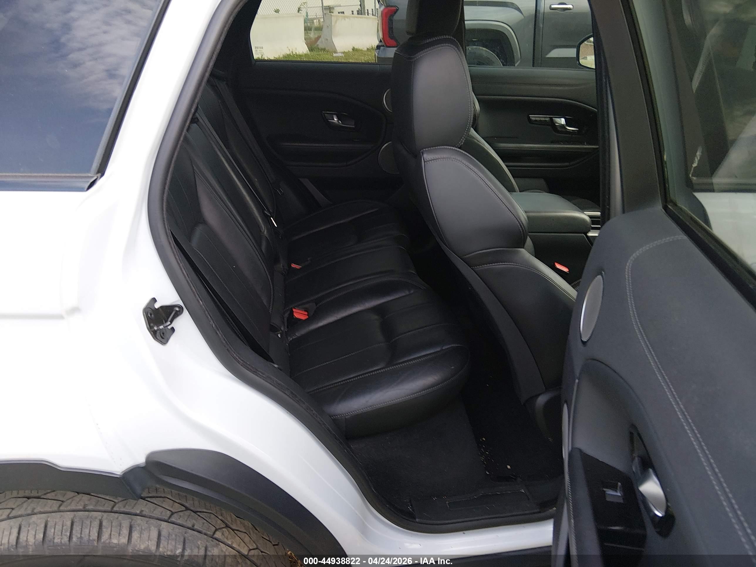 LAND ROVER image 8