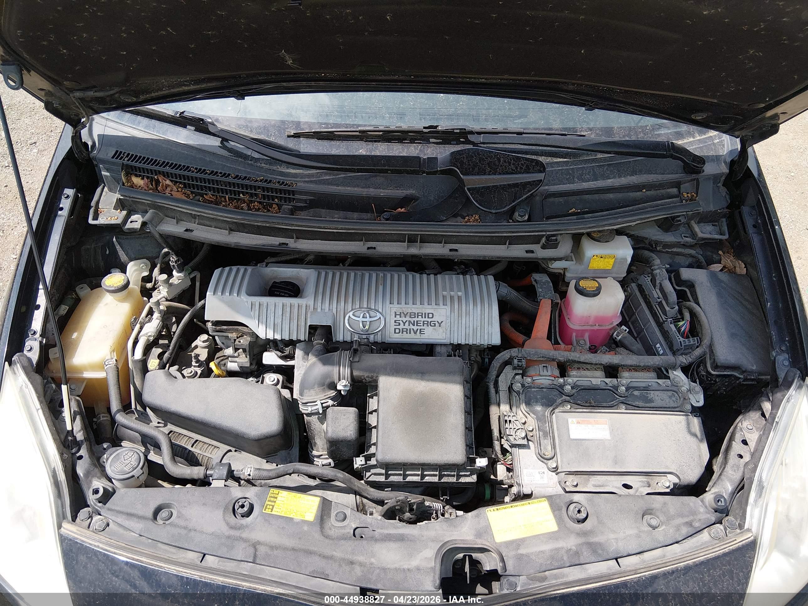 TOYOTA PRIUS image 10