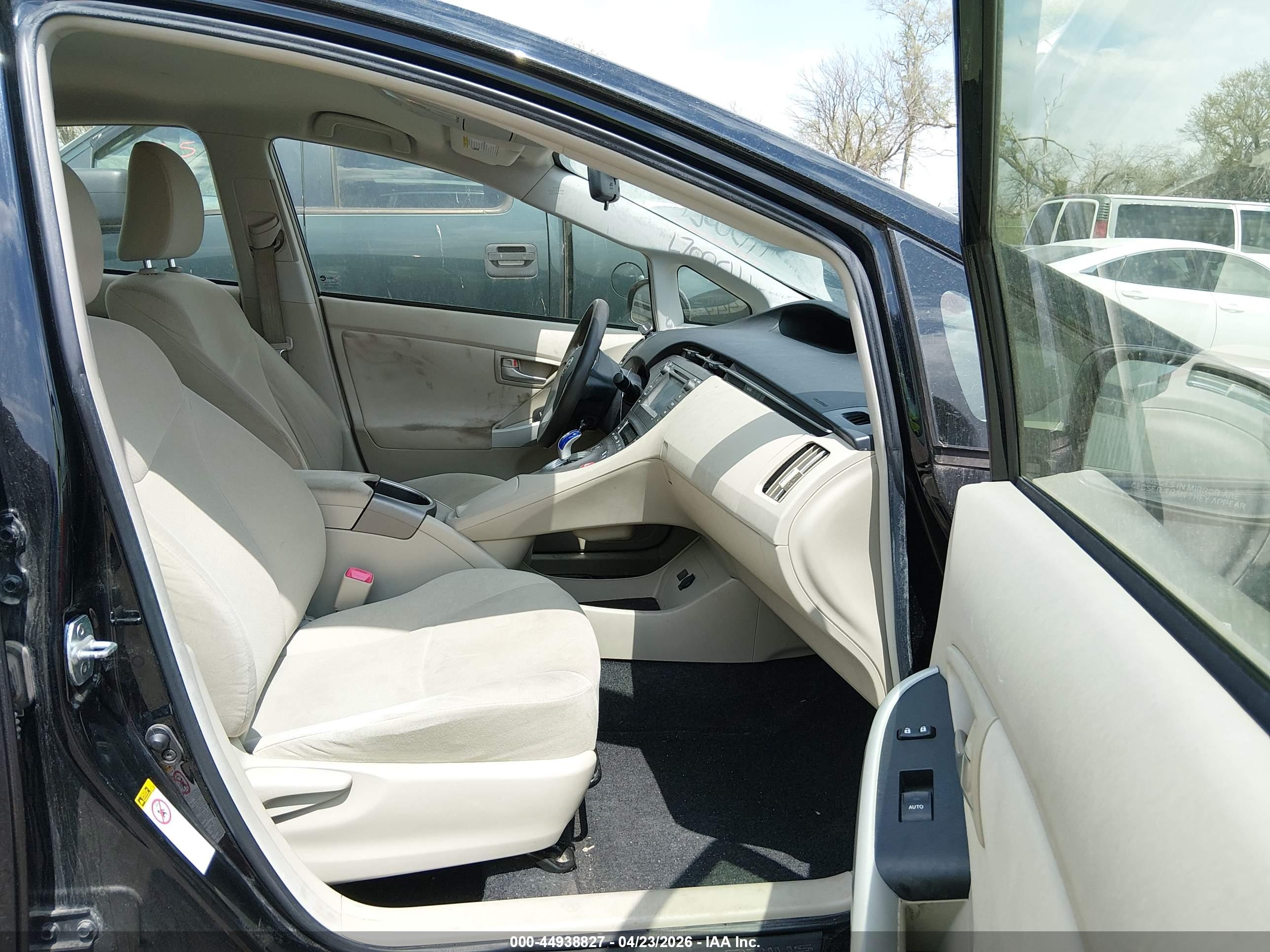 TOYOTA PRIUS image 5