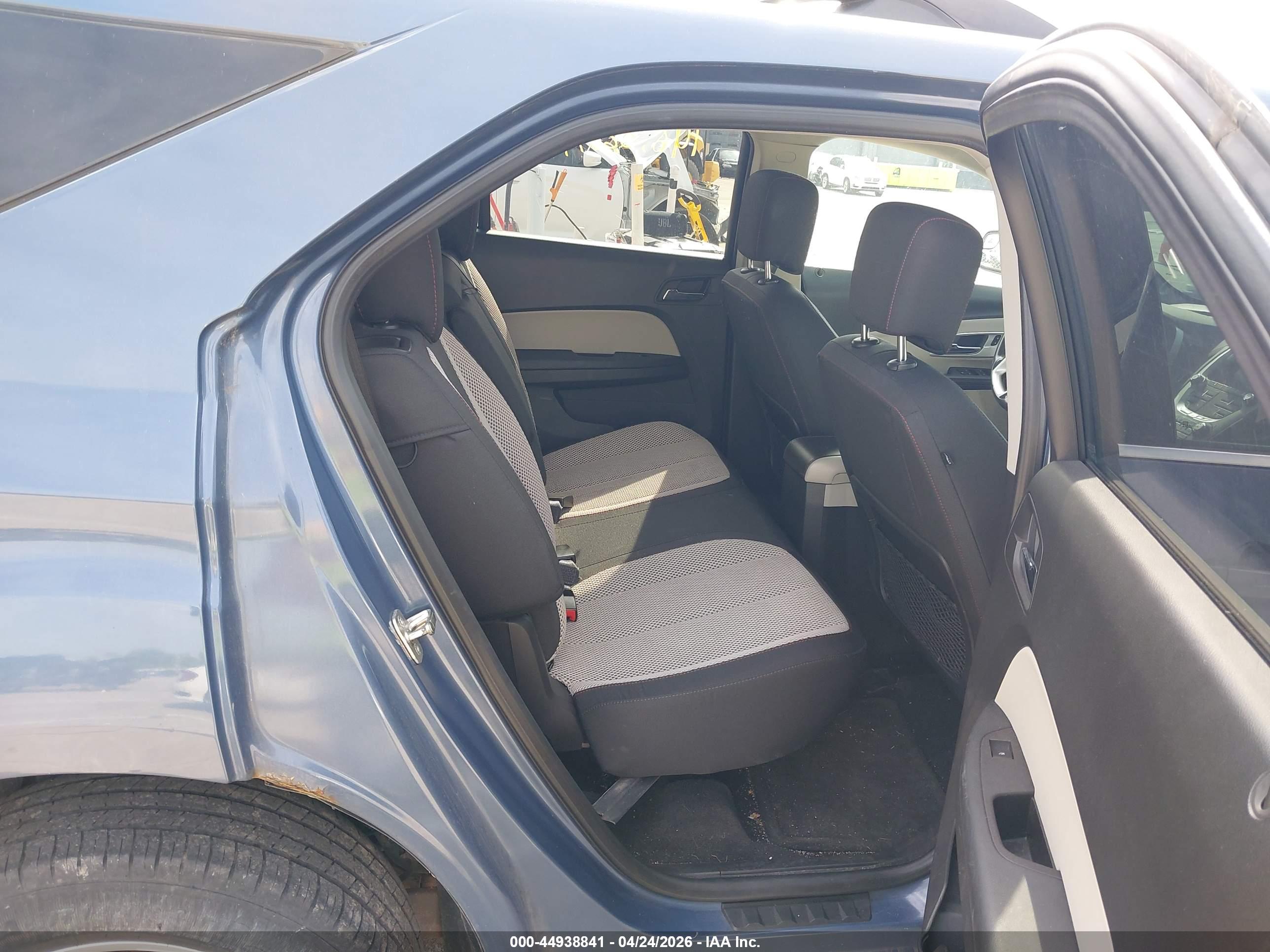 CHEVROLET EQUINOX image 8