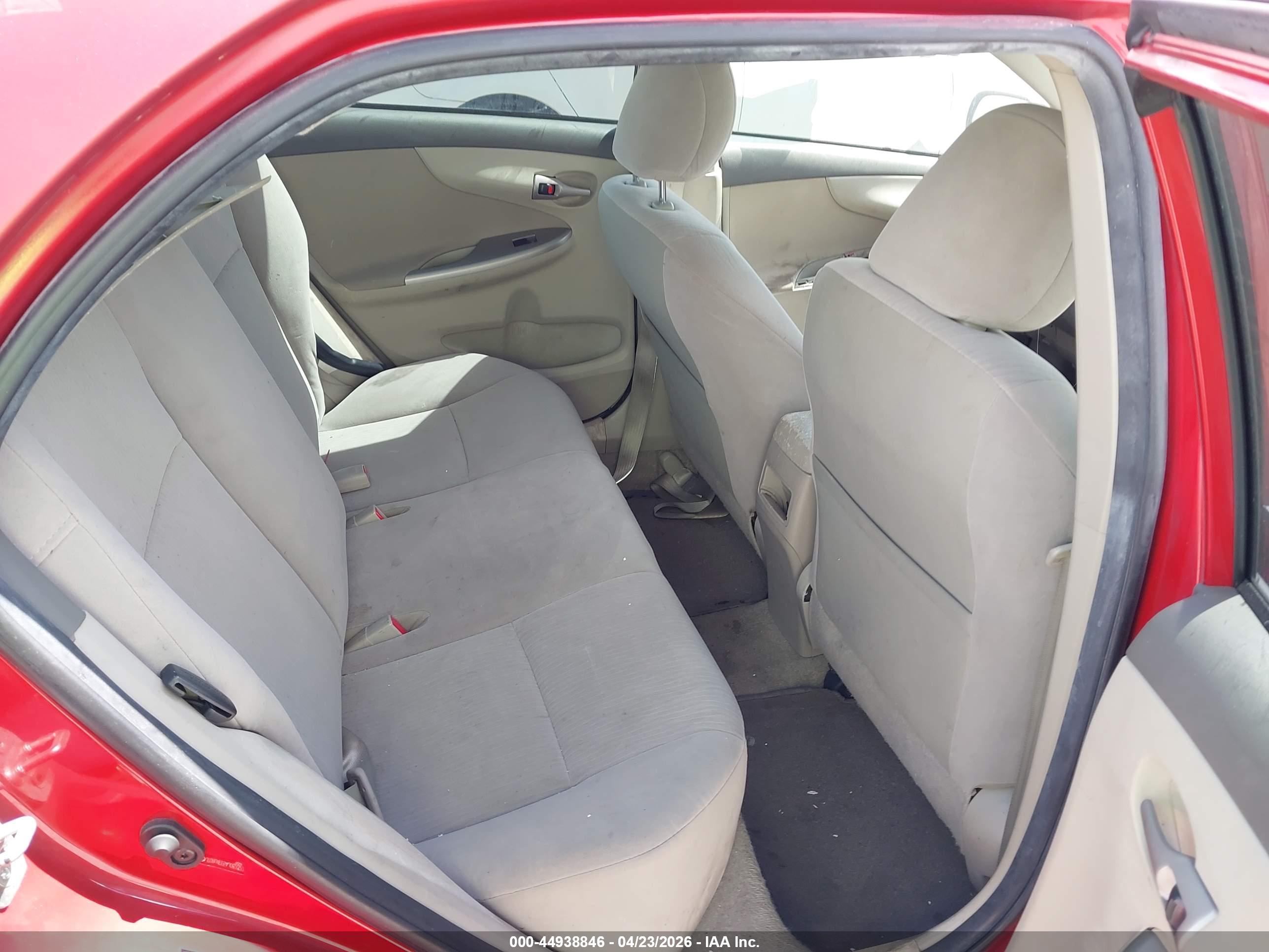 TOYOTA COROLLA image 8