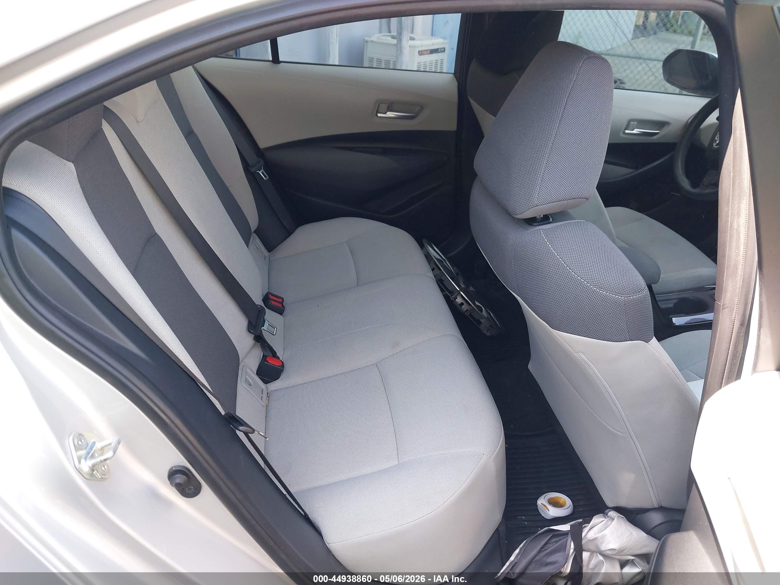 TOYOTA COROLLA image 8