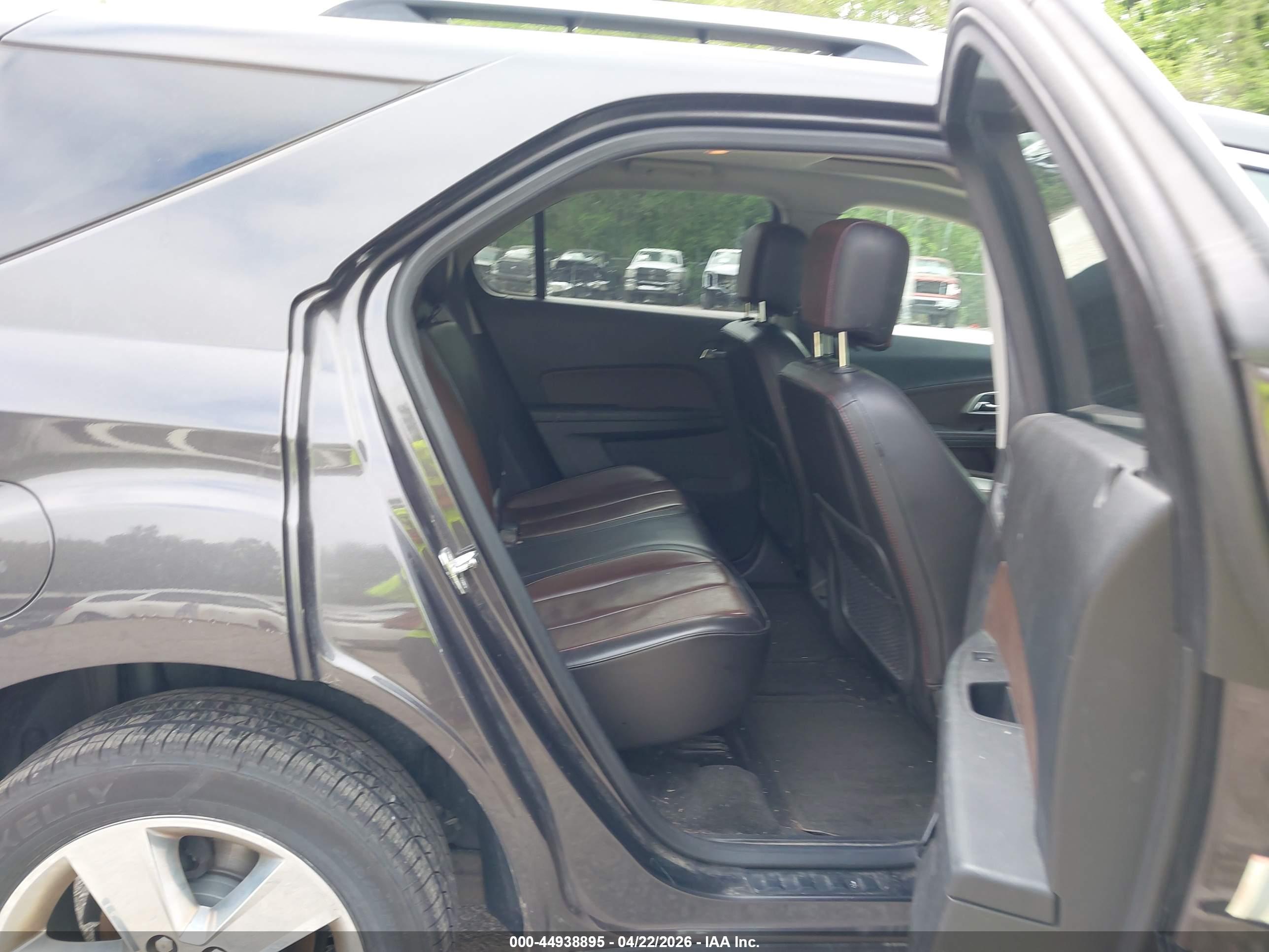 CHEVROLET EQUINOX image 8