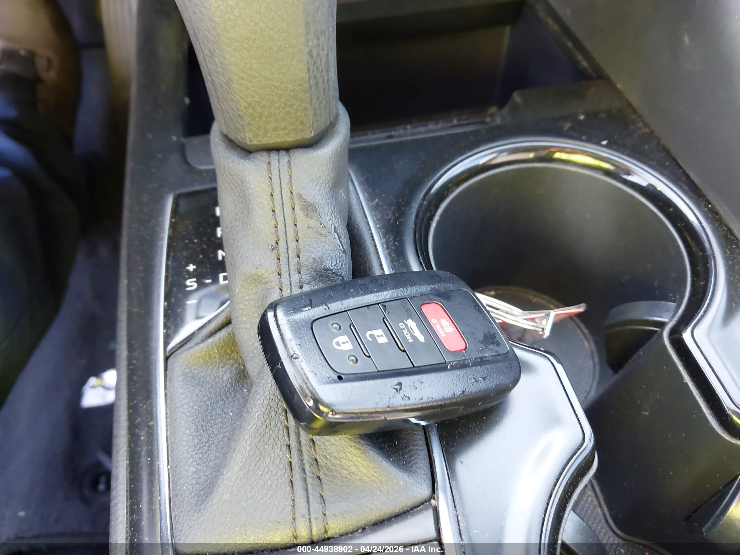 TOYOTA CAMRY image 11