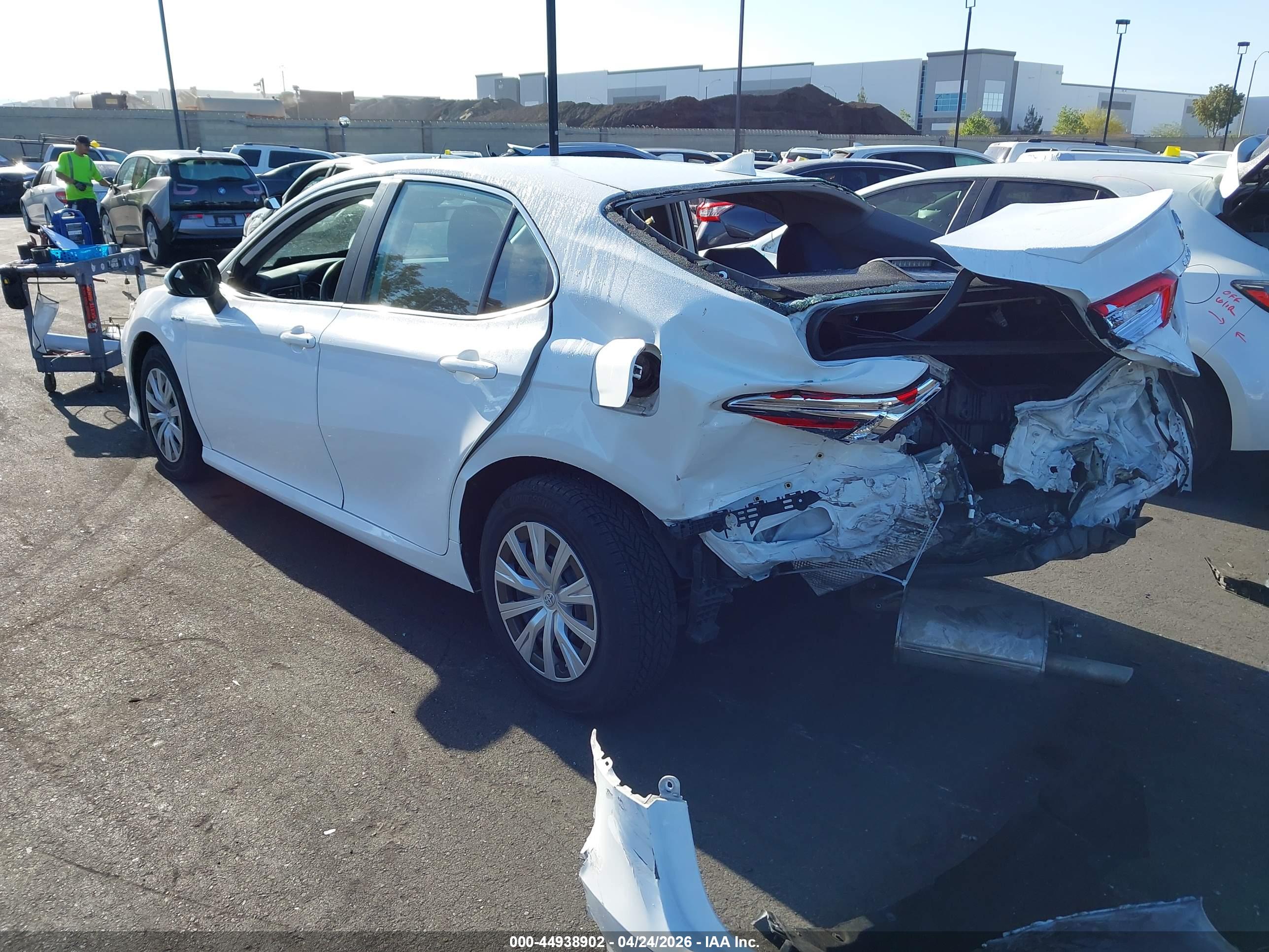 TOYOTA CAMRY image 3