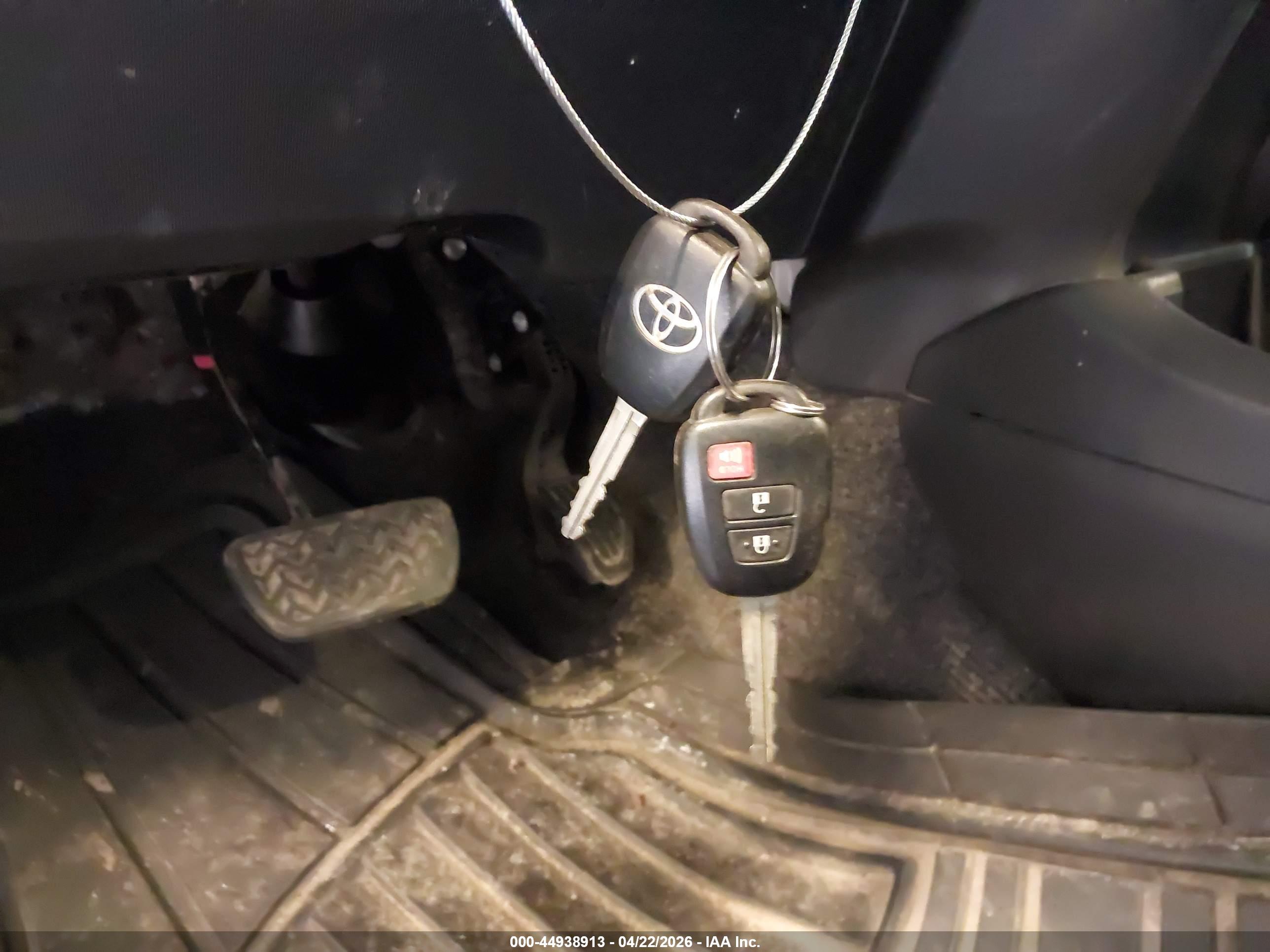 TOYOTA PRIUS image 11