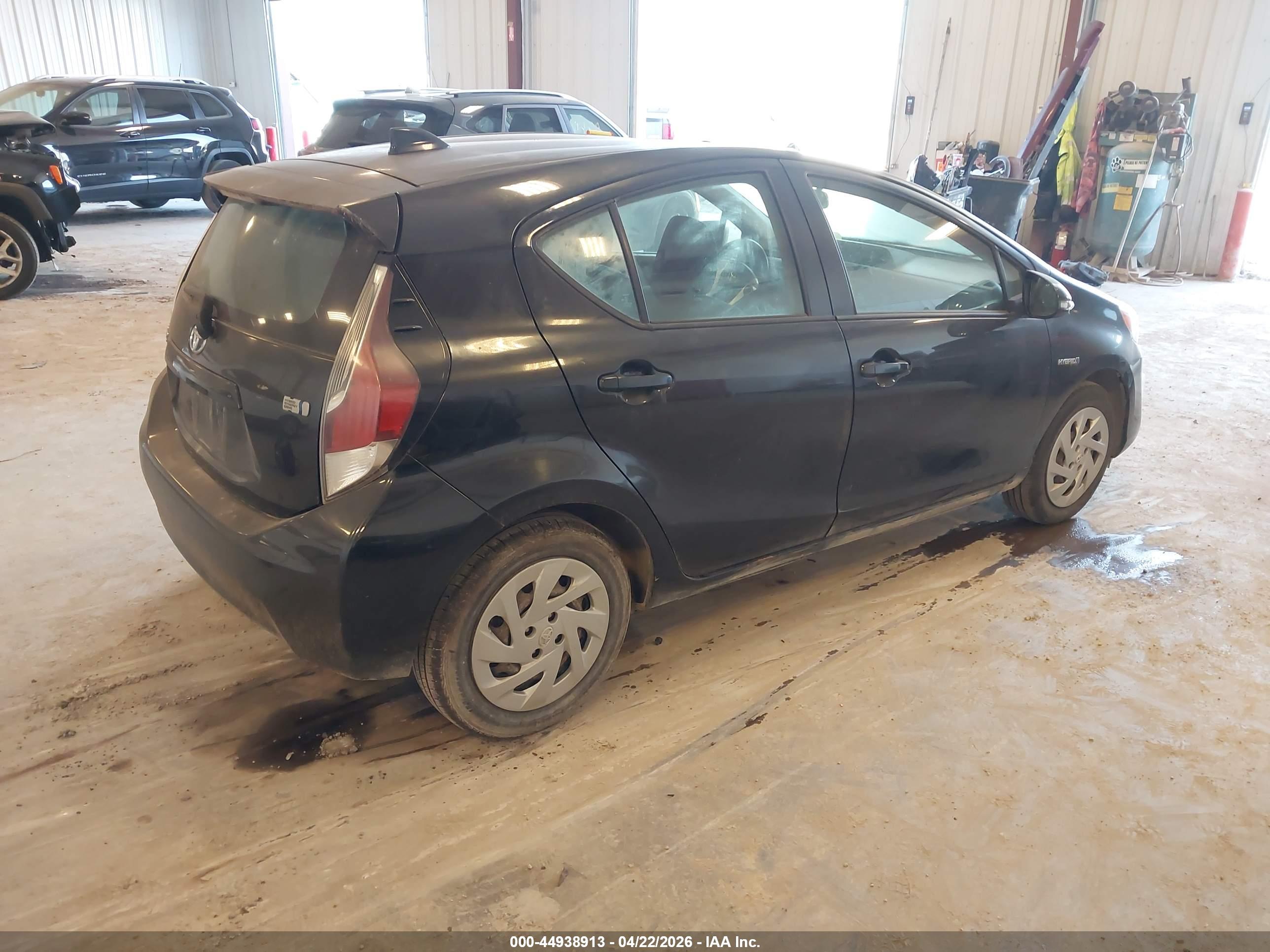 TOYOTA PRIUS image 4