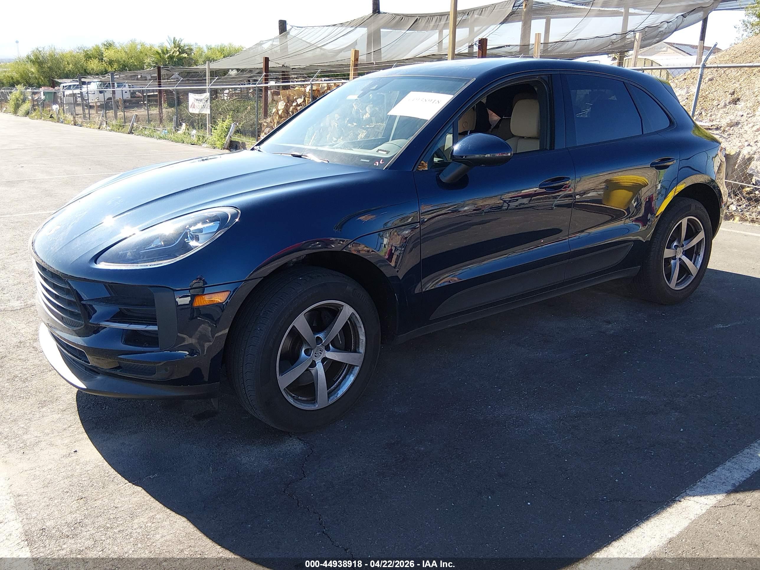 PORSCHE MACAN image 2