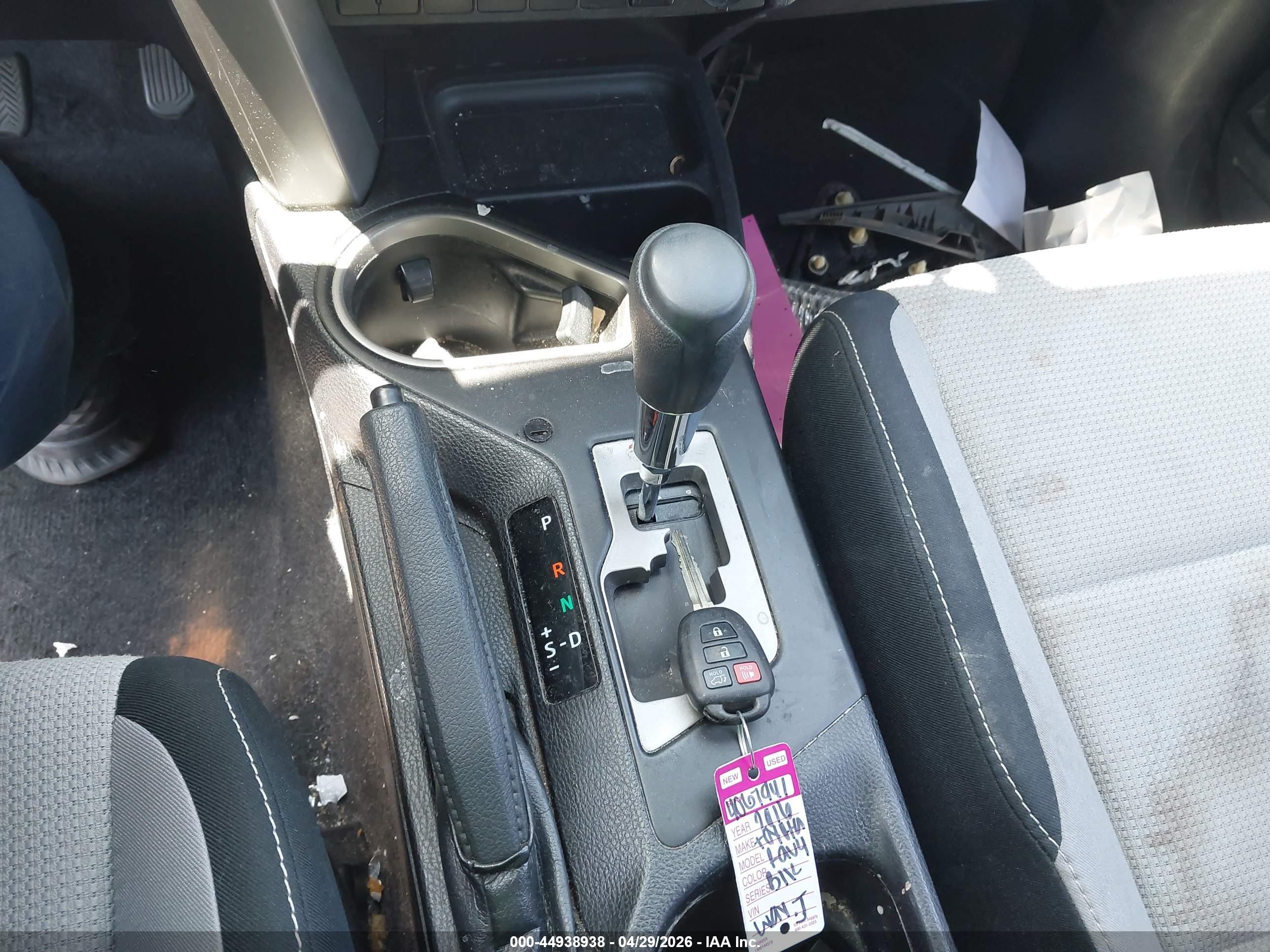 TOYOTA RAV4 image 11