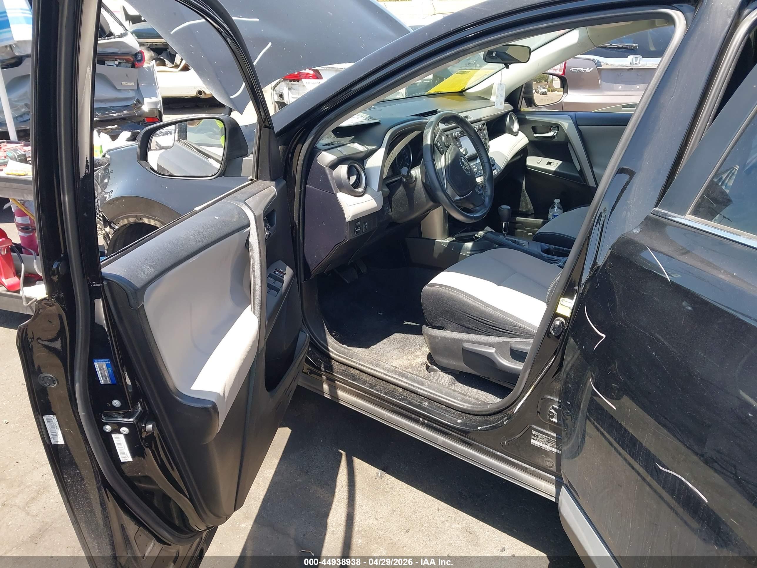 TOYOTA RAV4 image 5