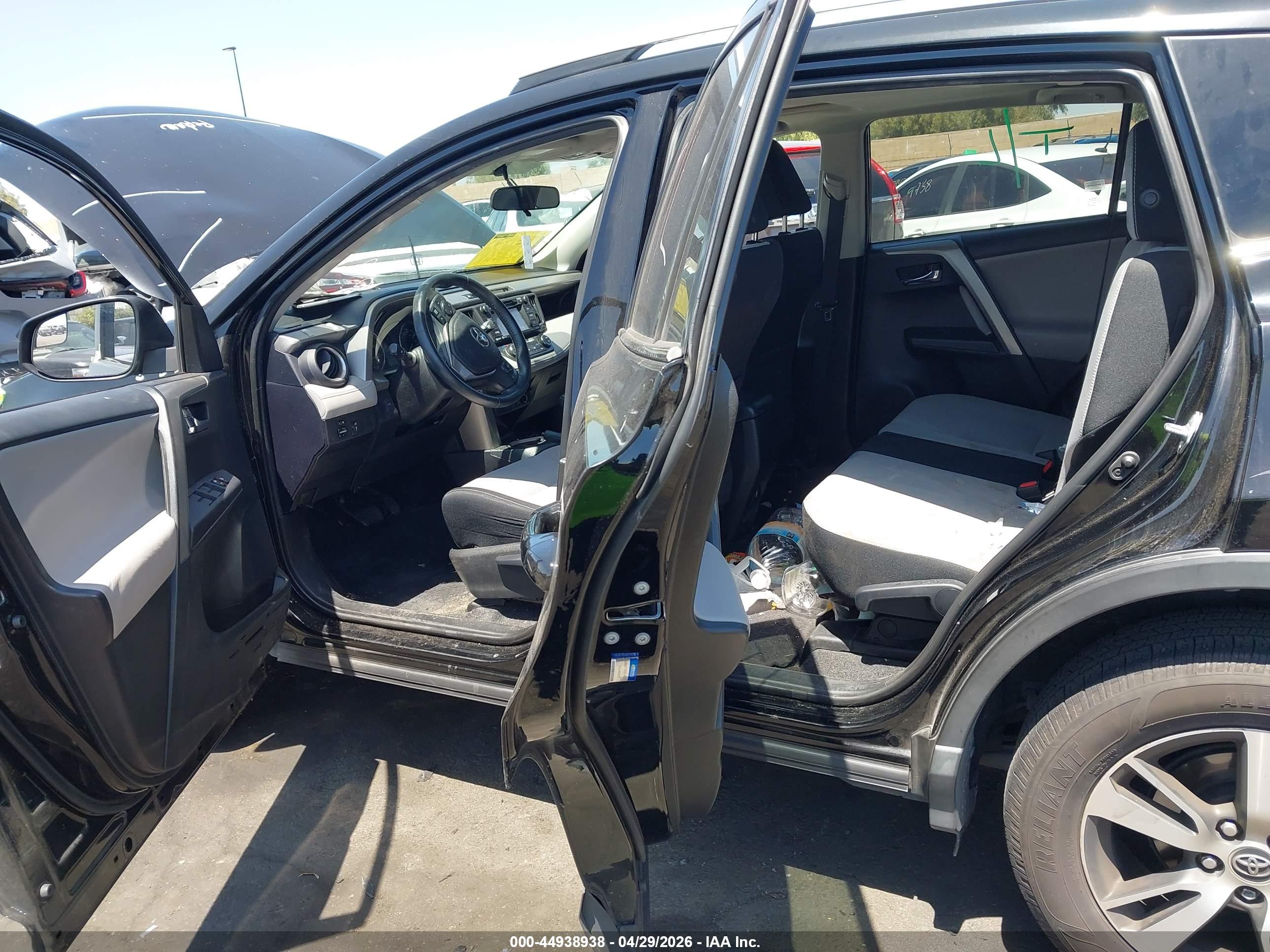 TOYOTA RAV4 image 8