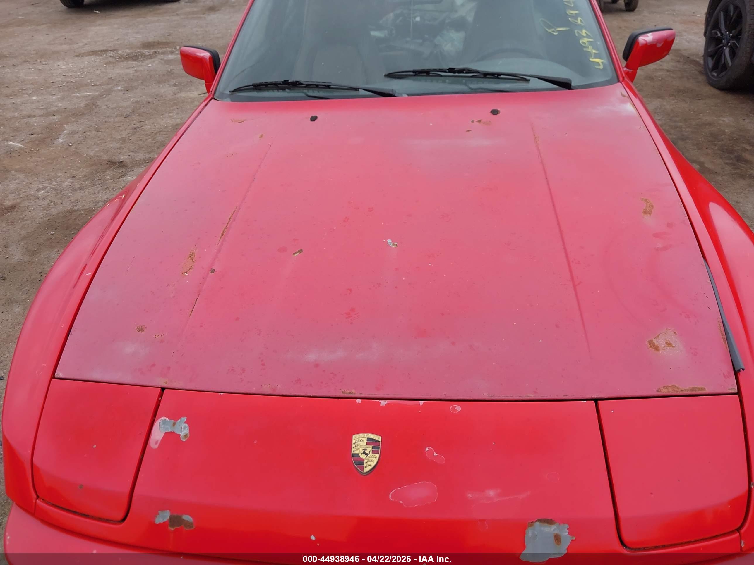 PORSCHE 944 image 10