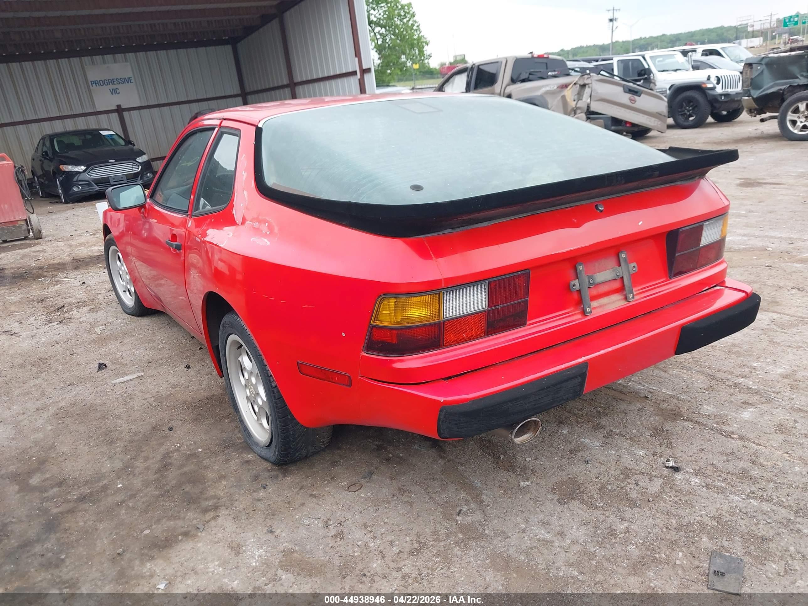 PORSCHE 944 image 3
