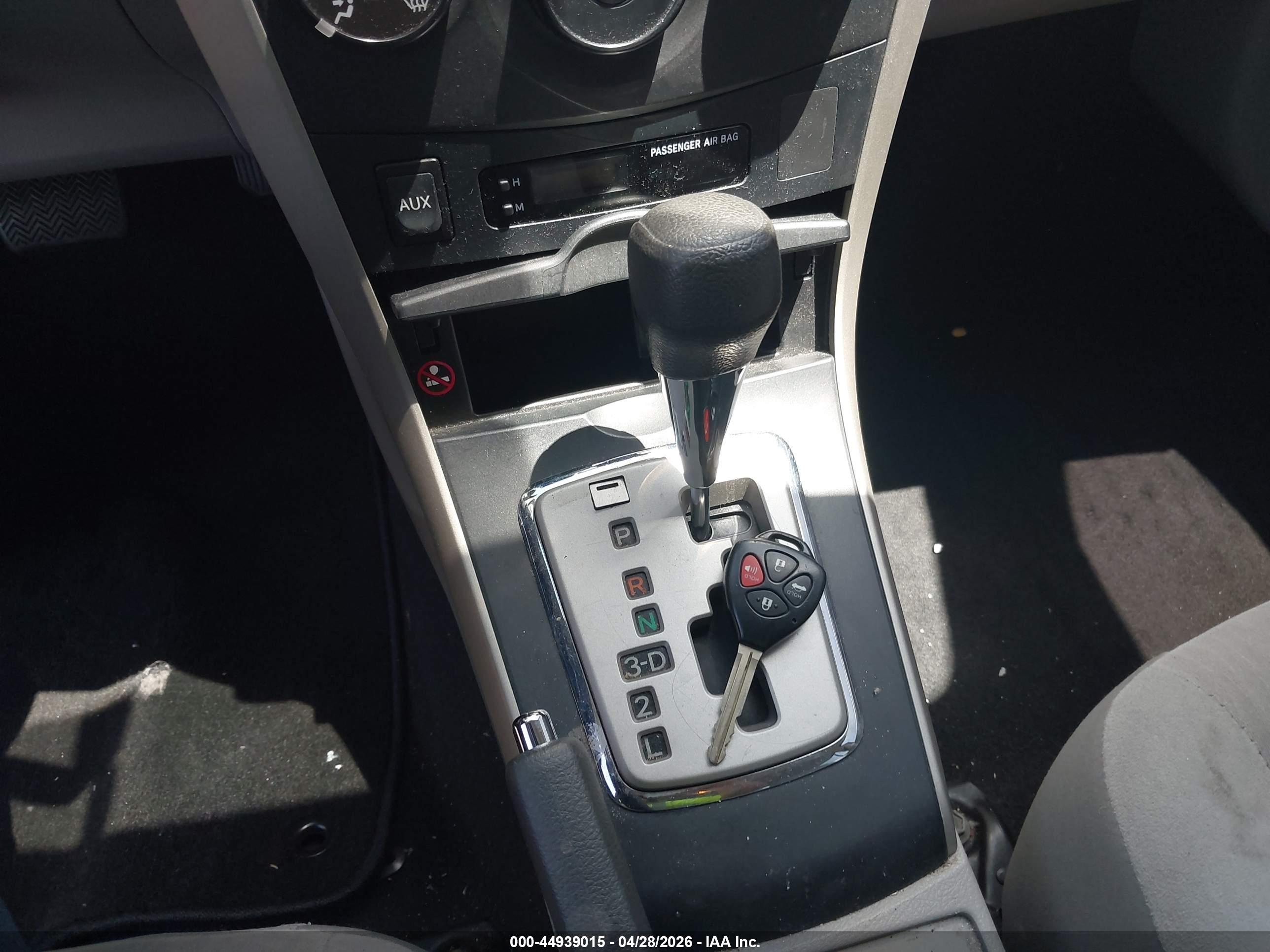 TOYOTA COROLLA image 11