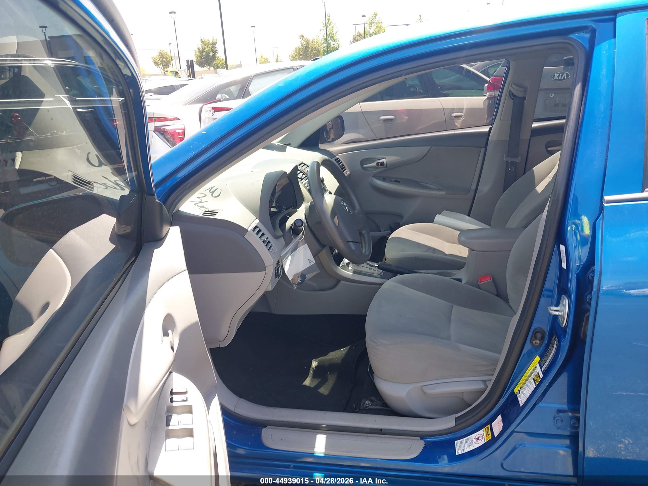 TOYOTA COROLLA image 5