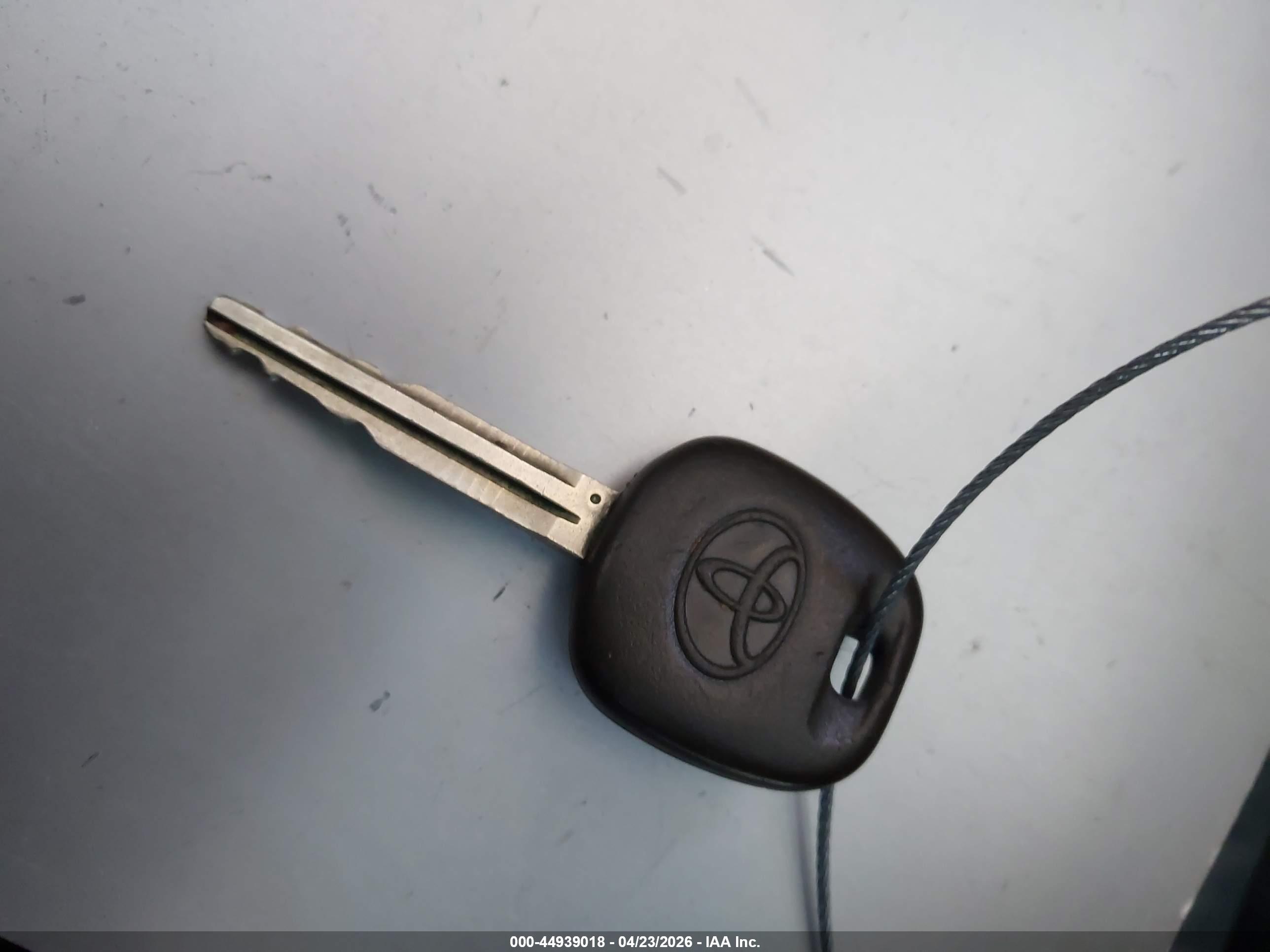 TOYOTA CAMRY image 11