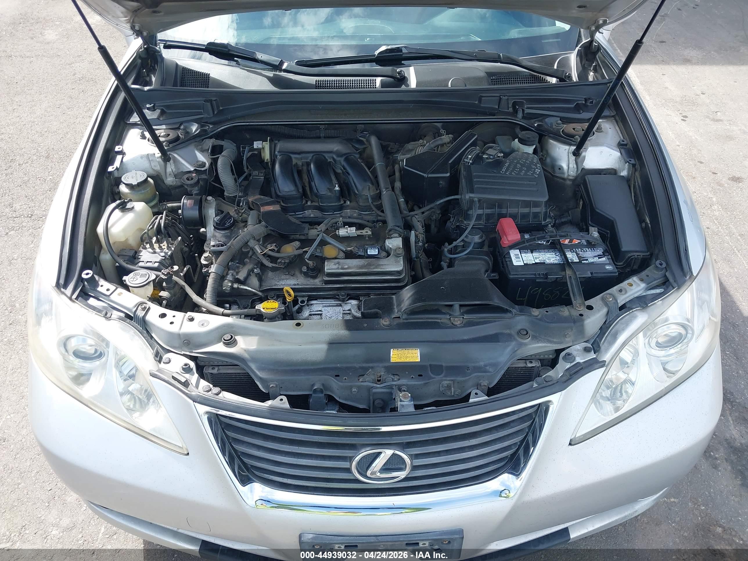 LEXUS ES image 10