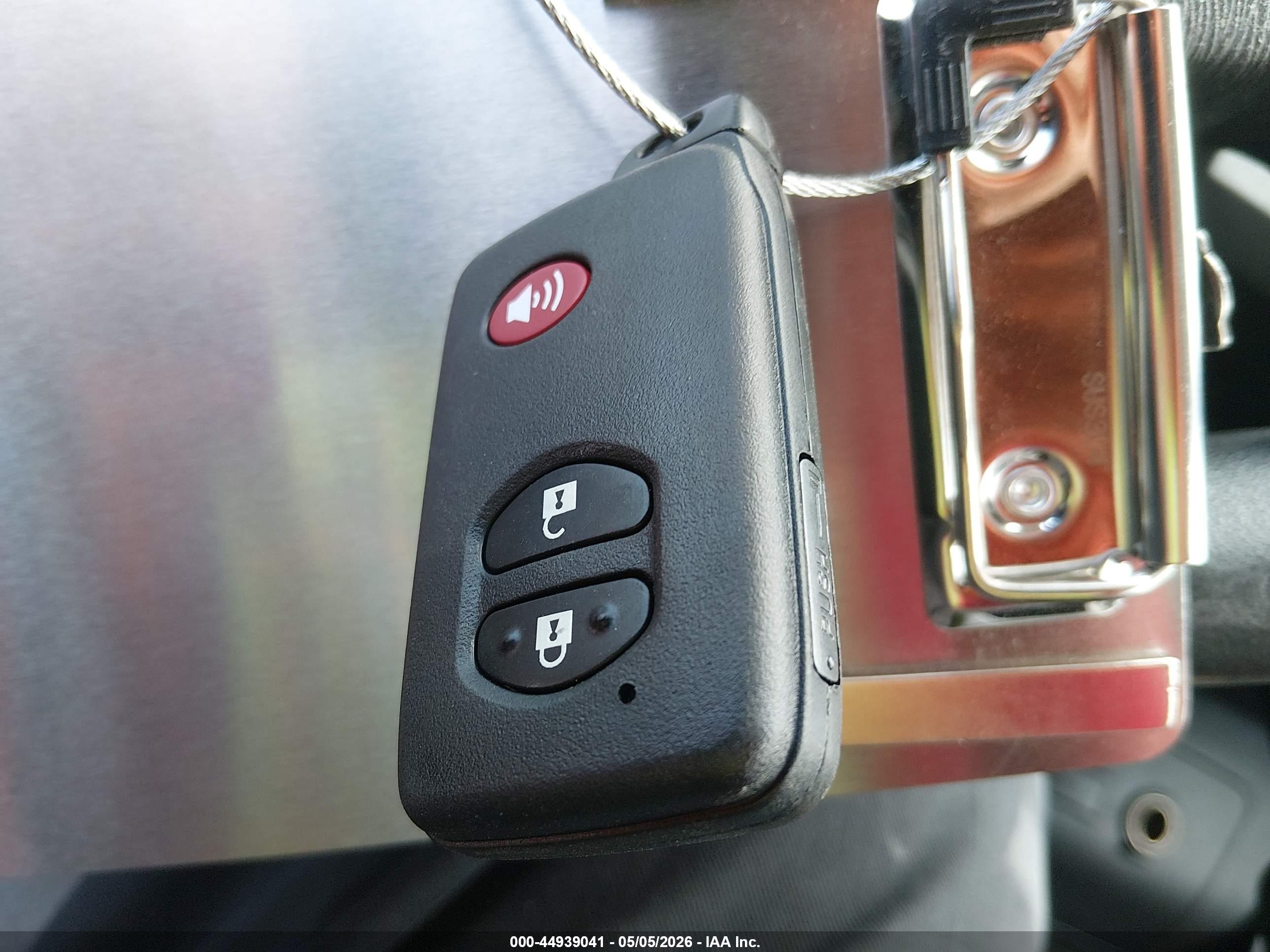 TOYOTA PRIUS image 11
