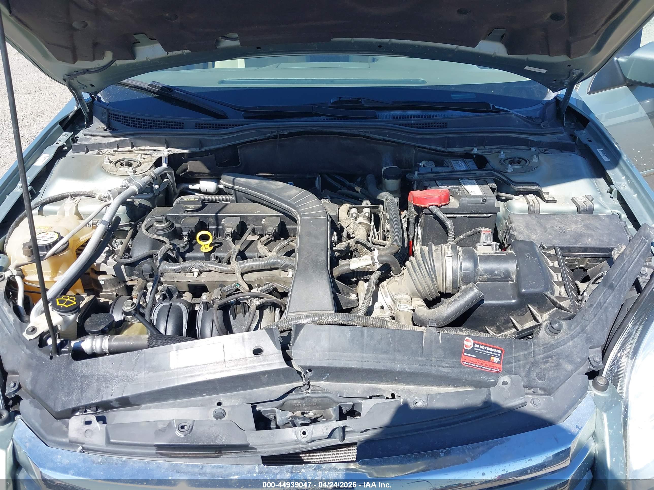 FORD FUSION image 10