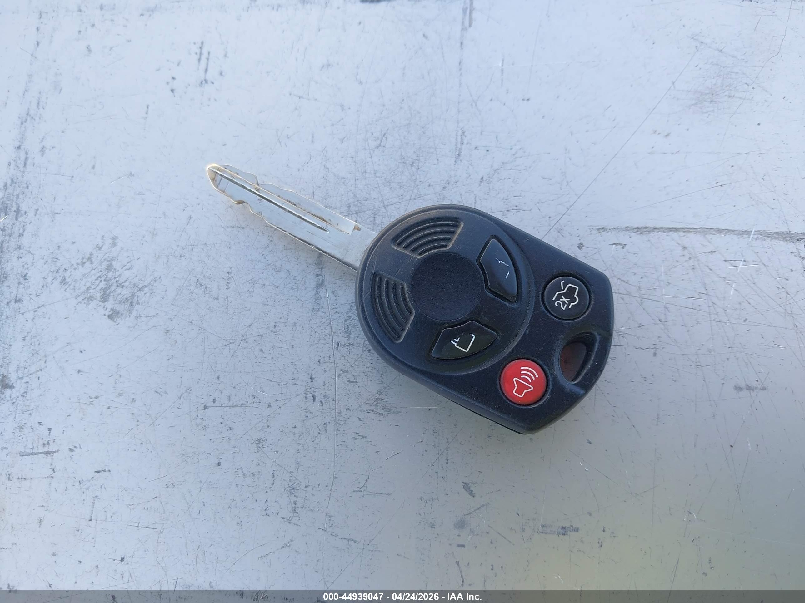 FORD FUSION image 11