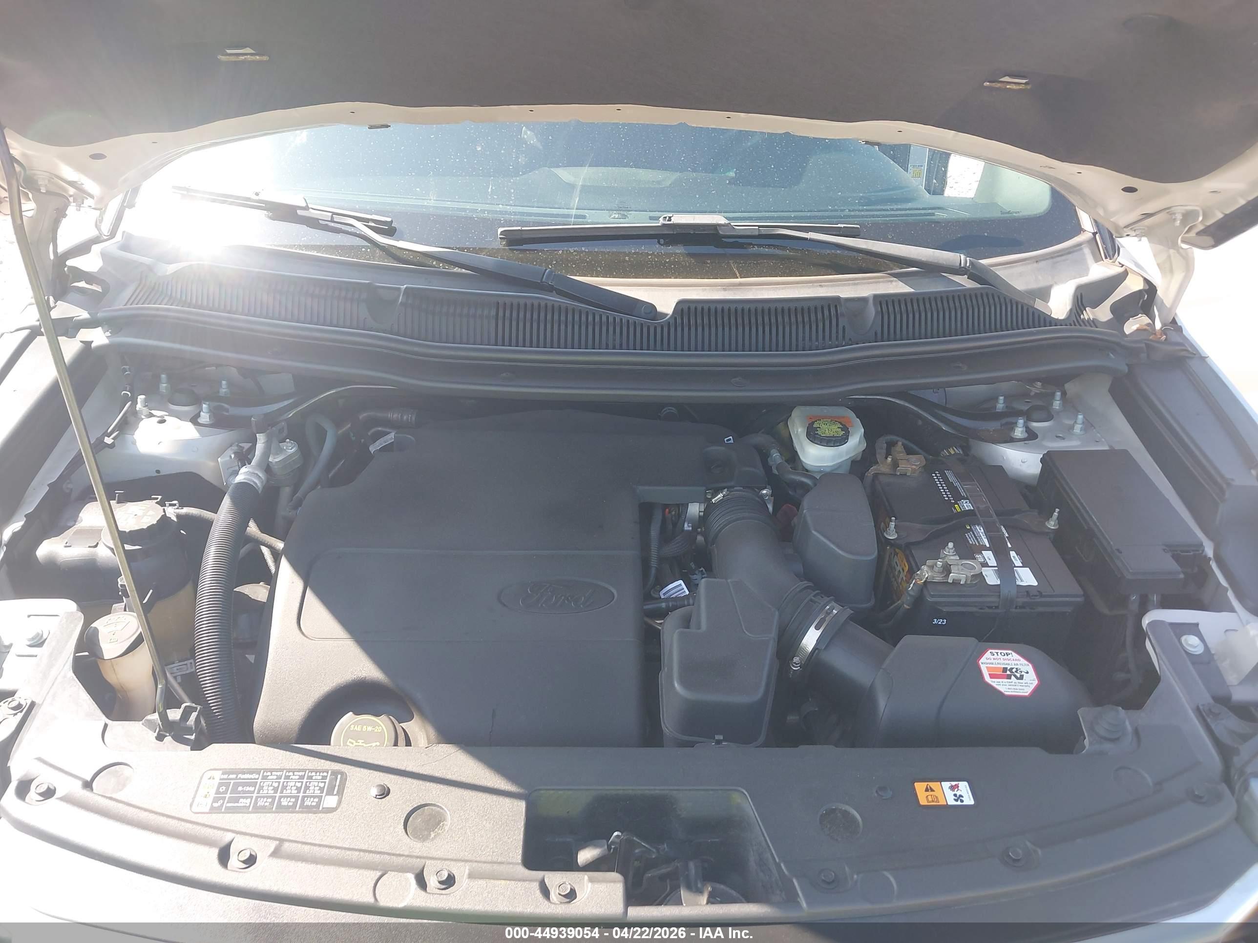 FORD EXPLORER image 10