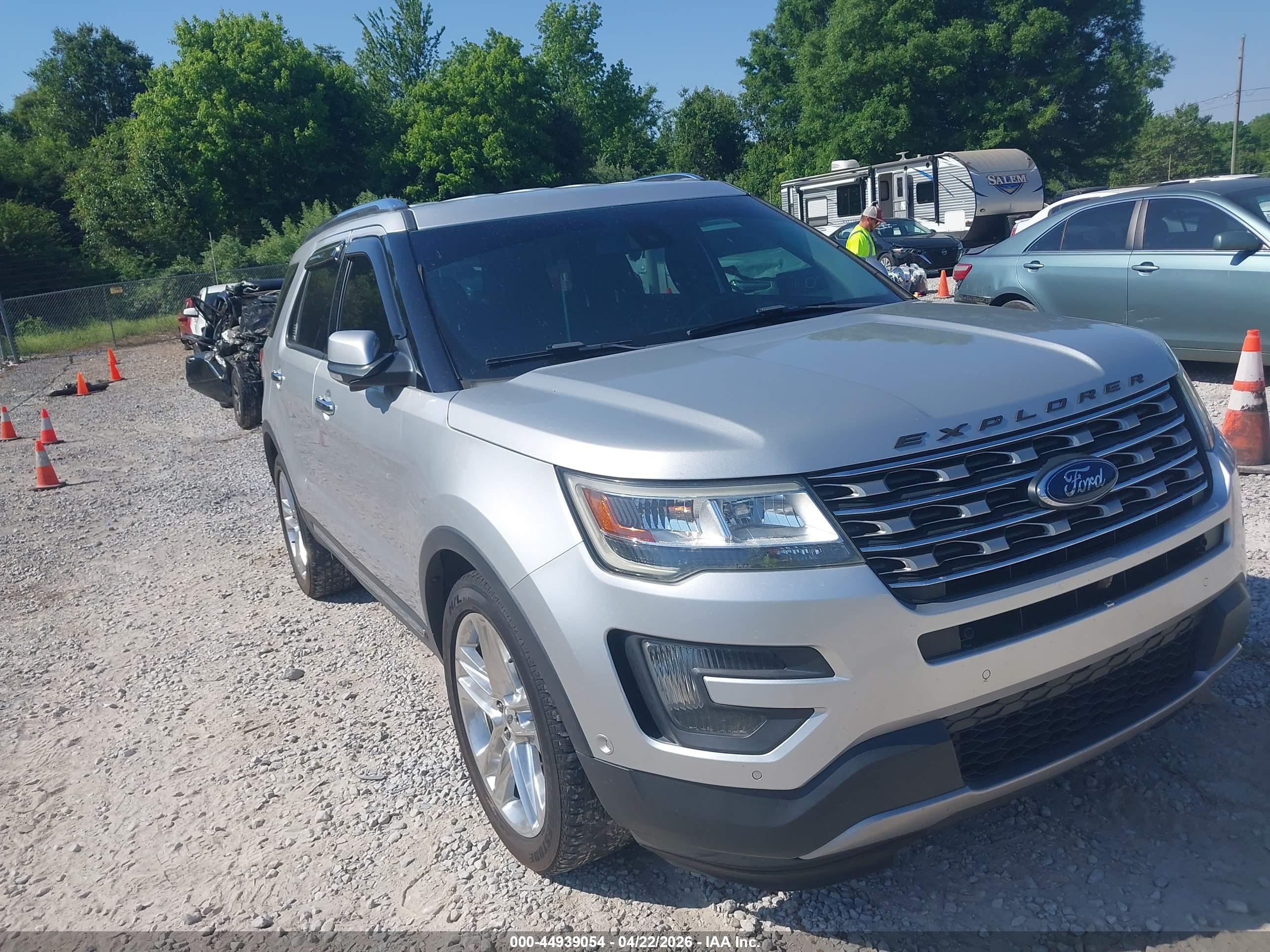 FORD EXPLORER image 6