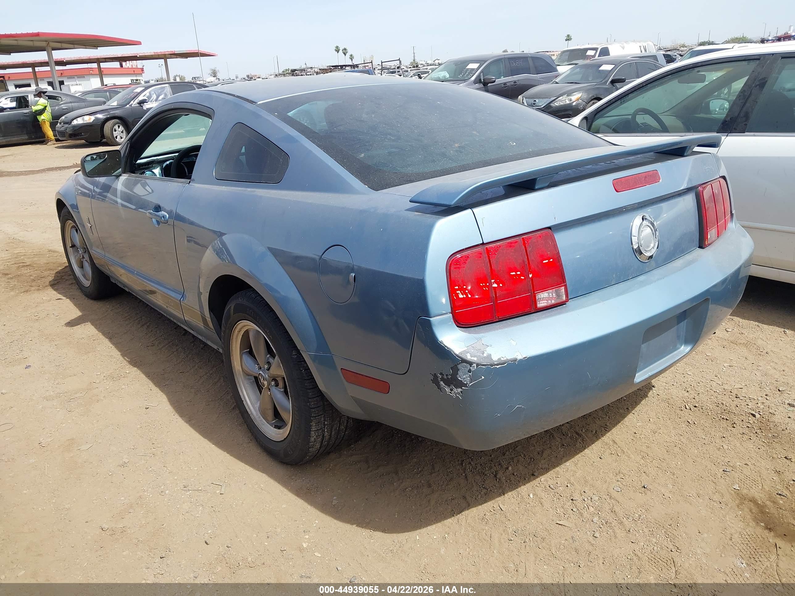 FORD MUSTANG image 3