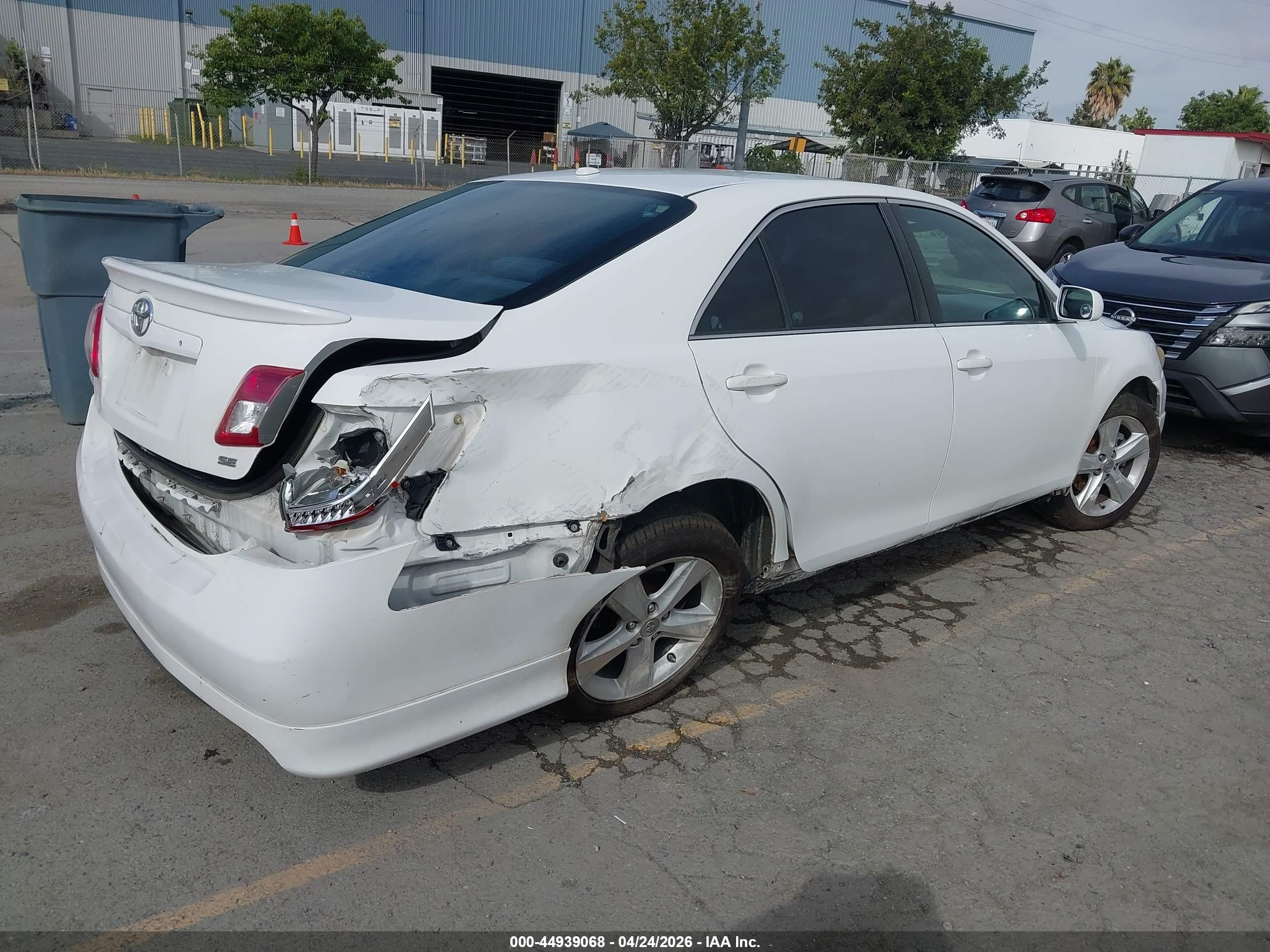 TOYOTA CAMRY image 4