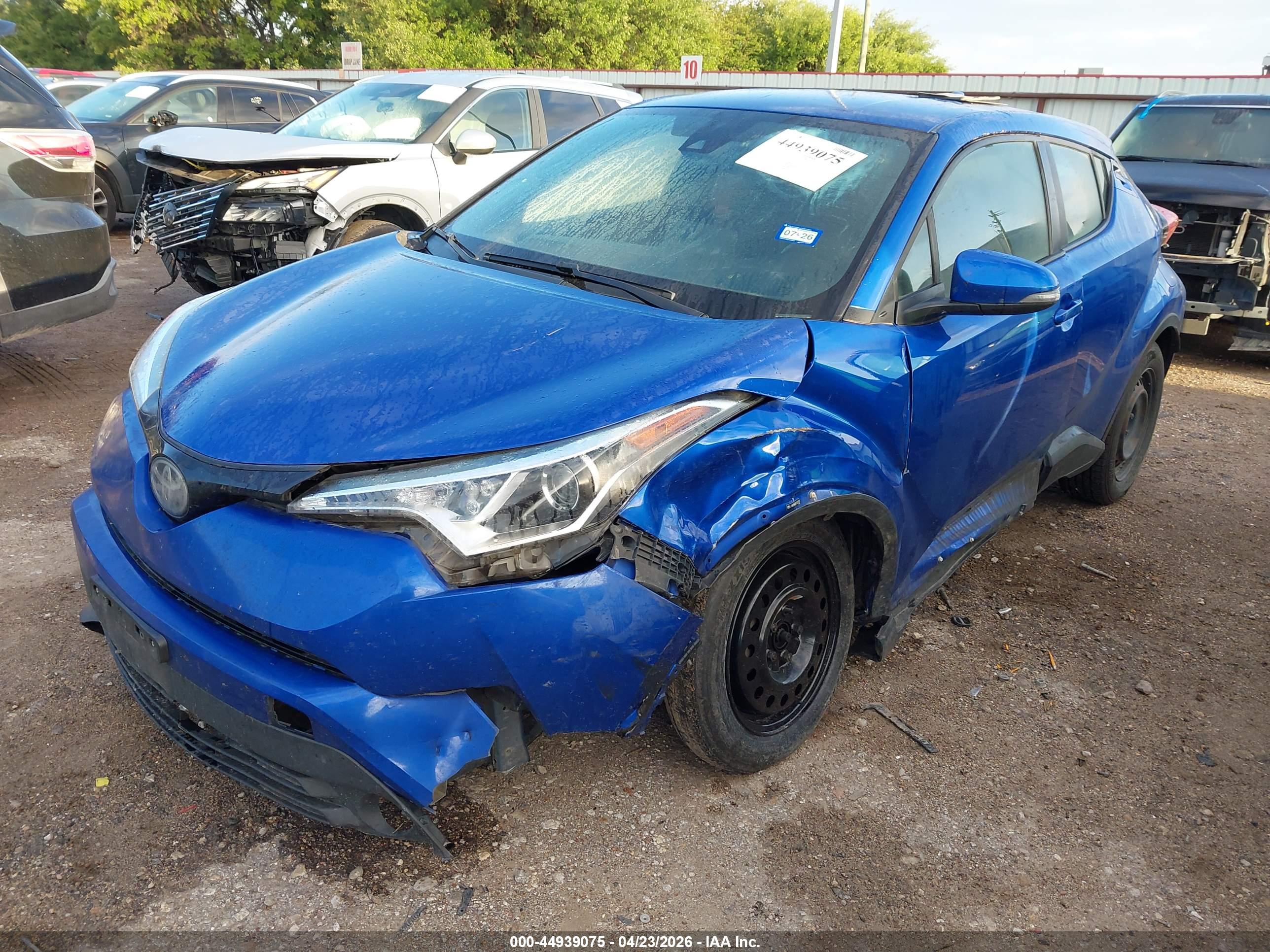 TOYOTA C-HR image 2