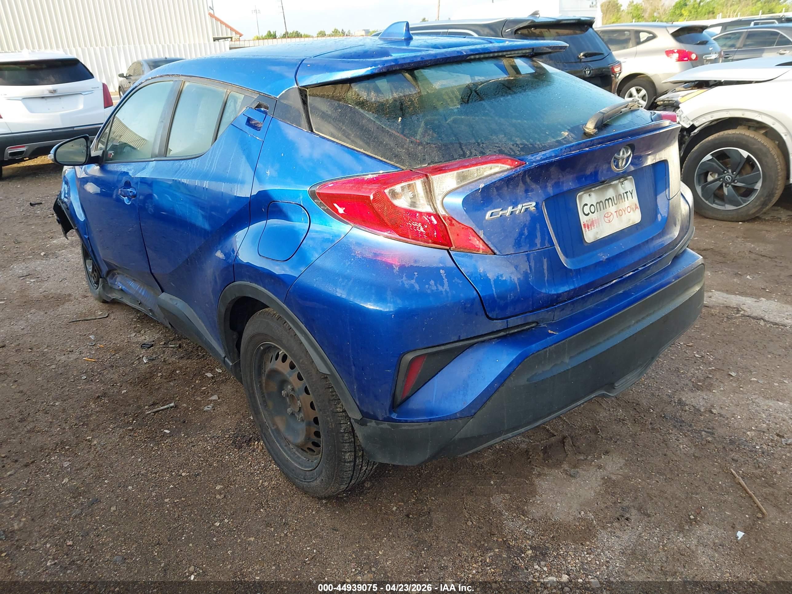 TOYOTA C-HR image 3
