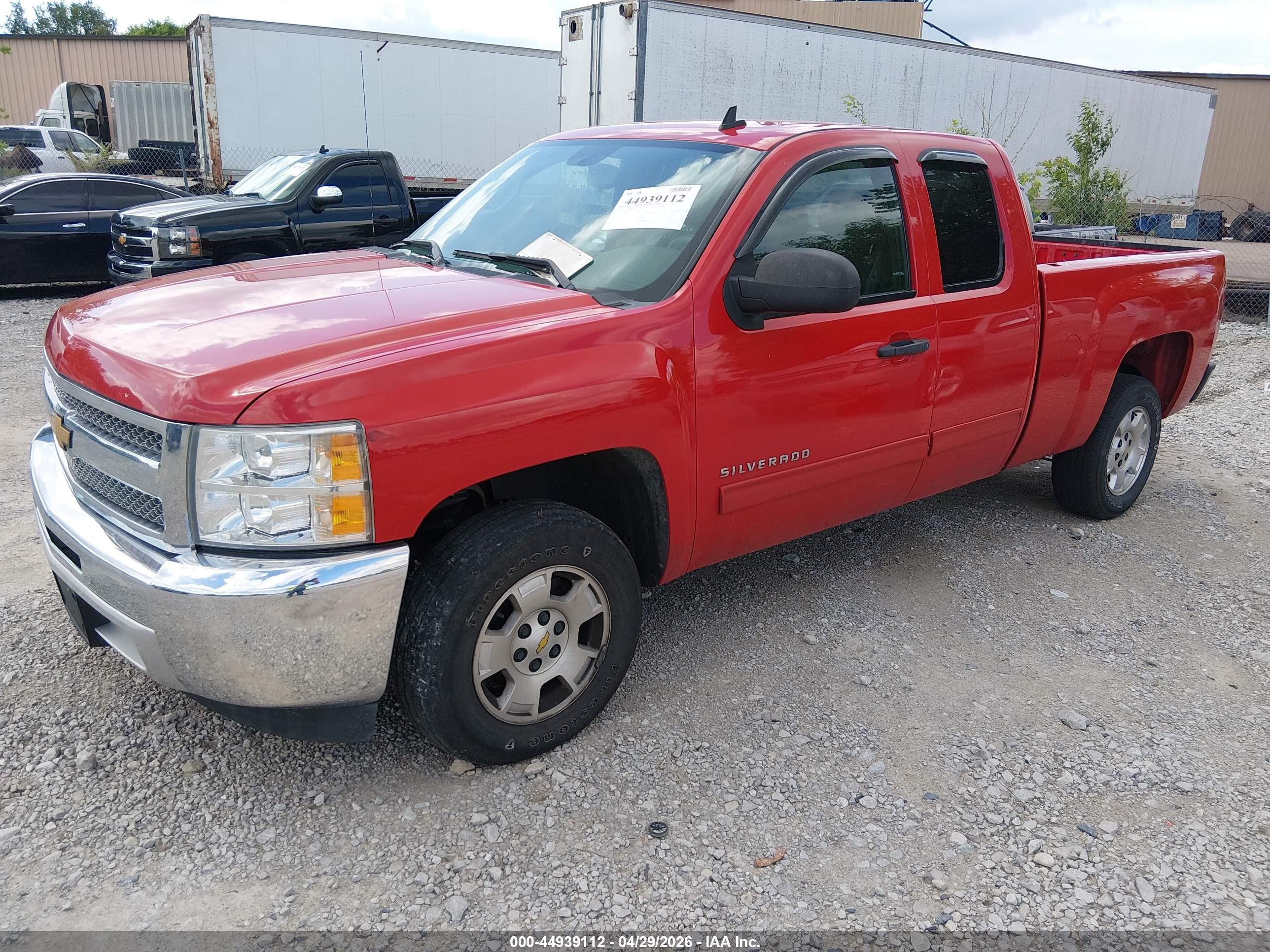 CHEVROLET SILVERADO image 2