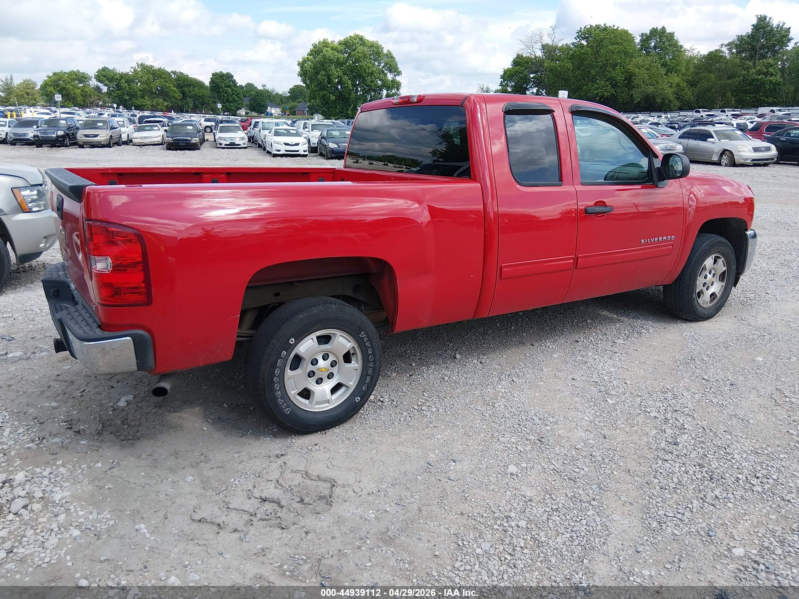 CHEVROLET SILVERADO image 4
