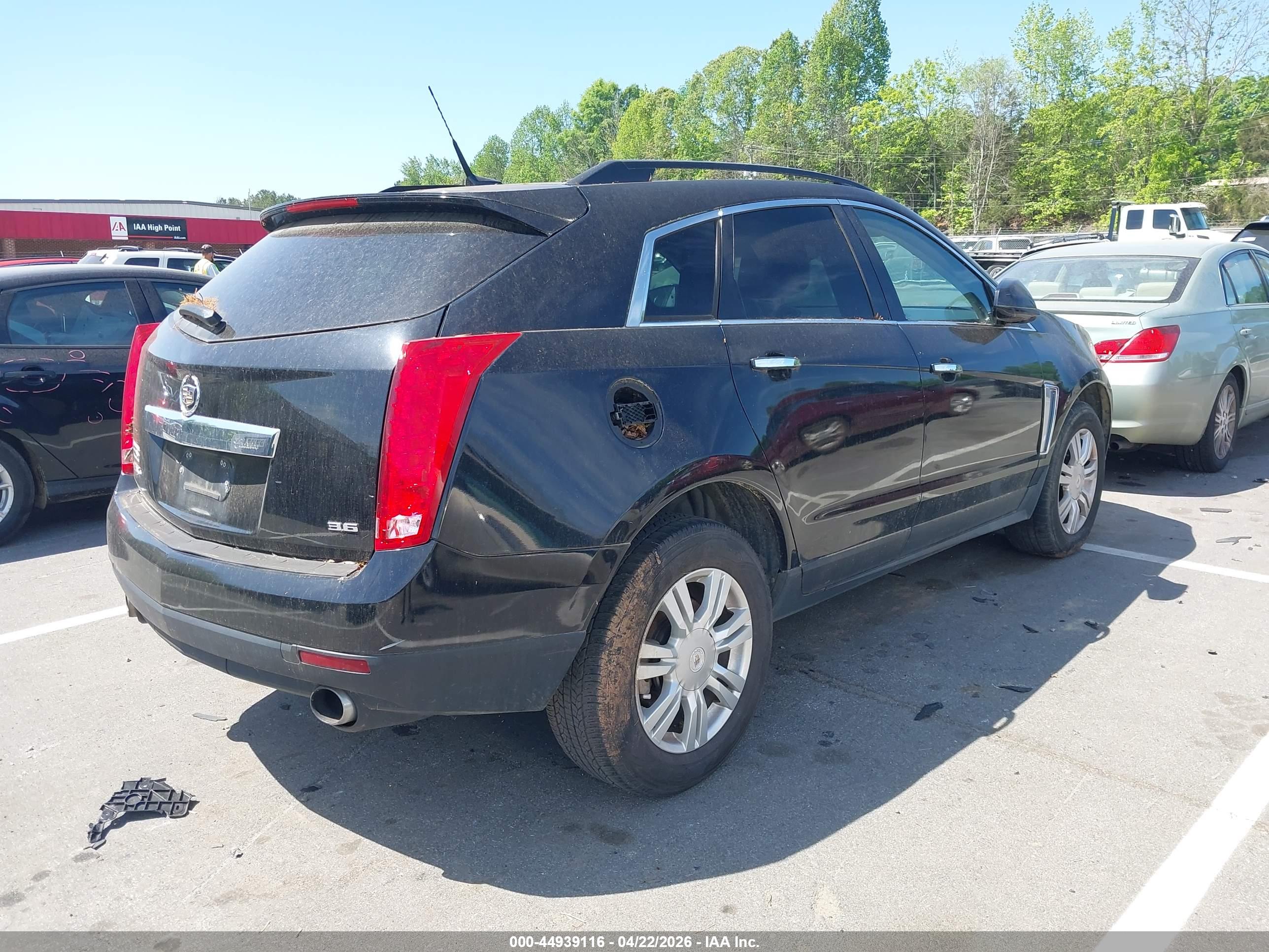 CADILLAC SRX image 4