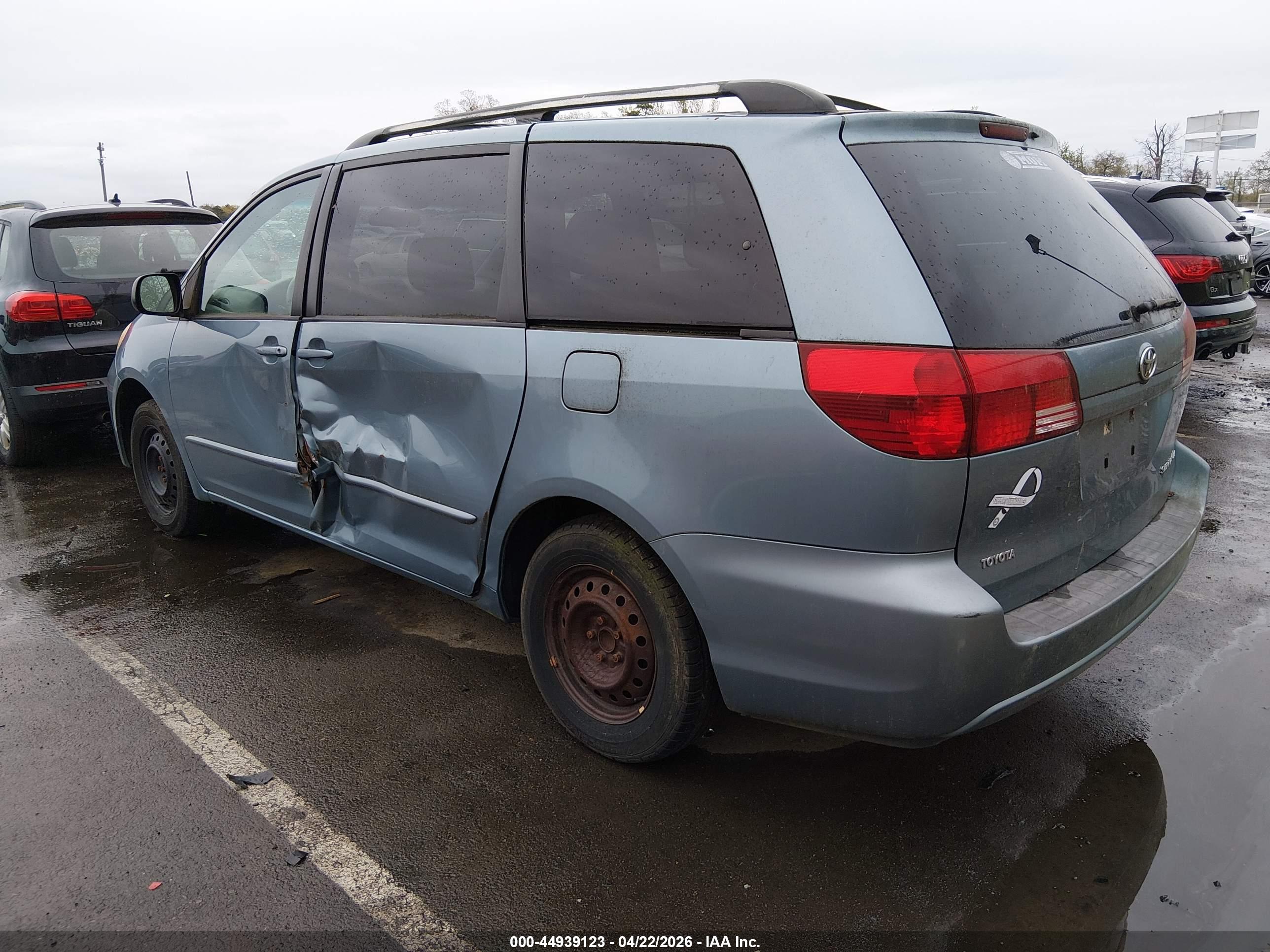 TOYOTA SIENNA image 3