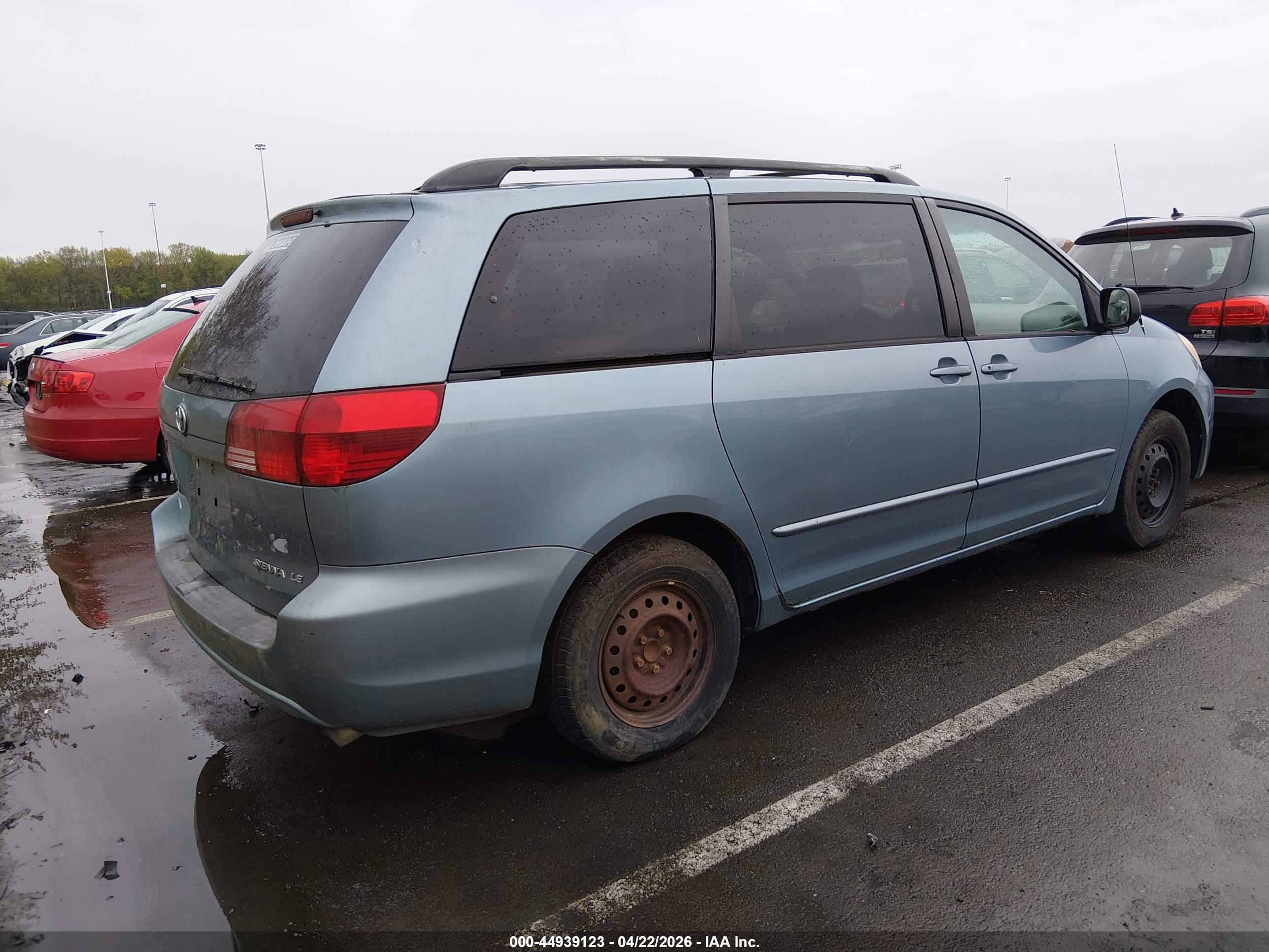 TOYOTA SIENNA image 4