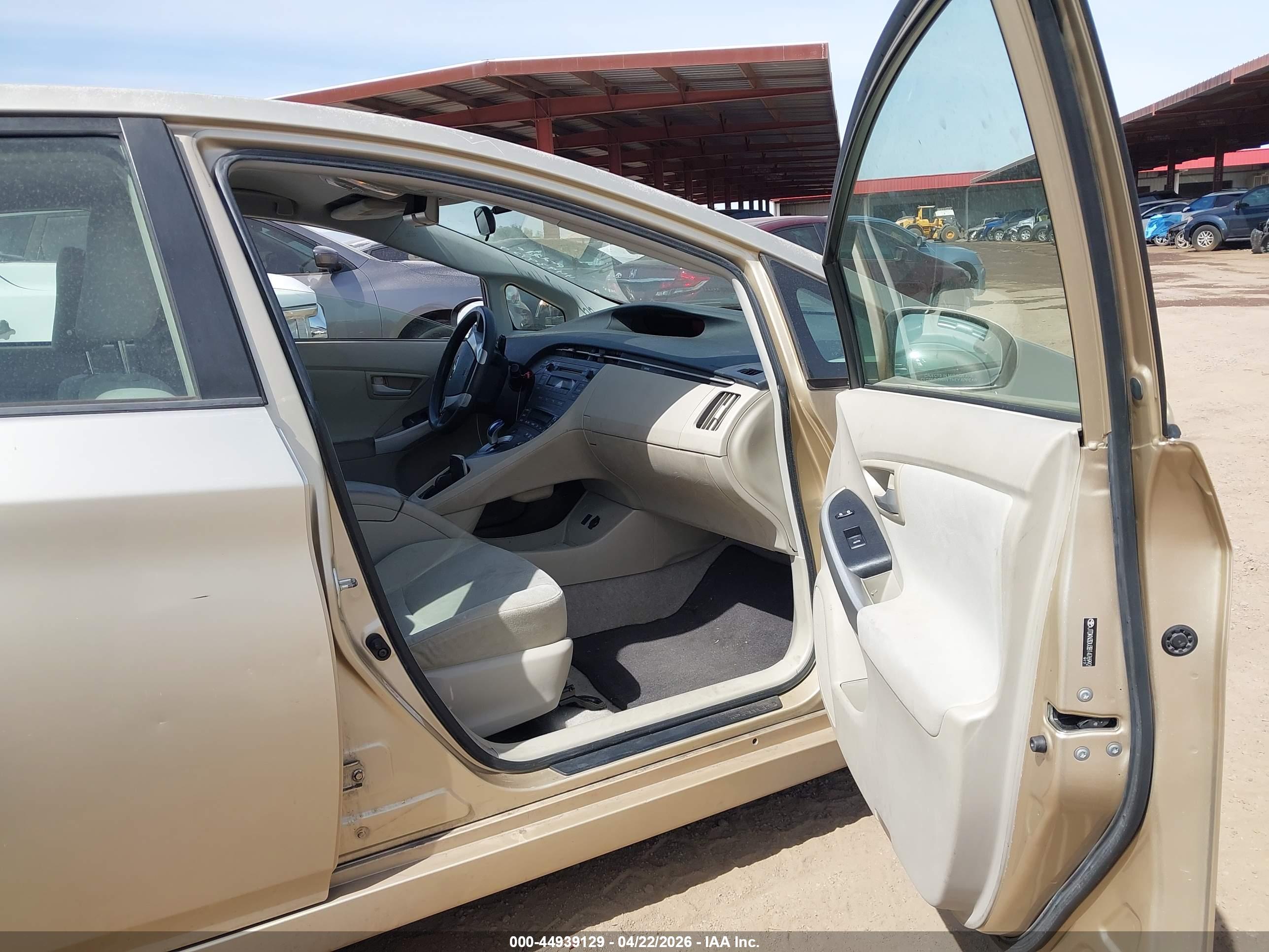 TOYOTA PRIUS image 5
